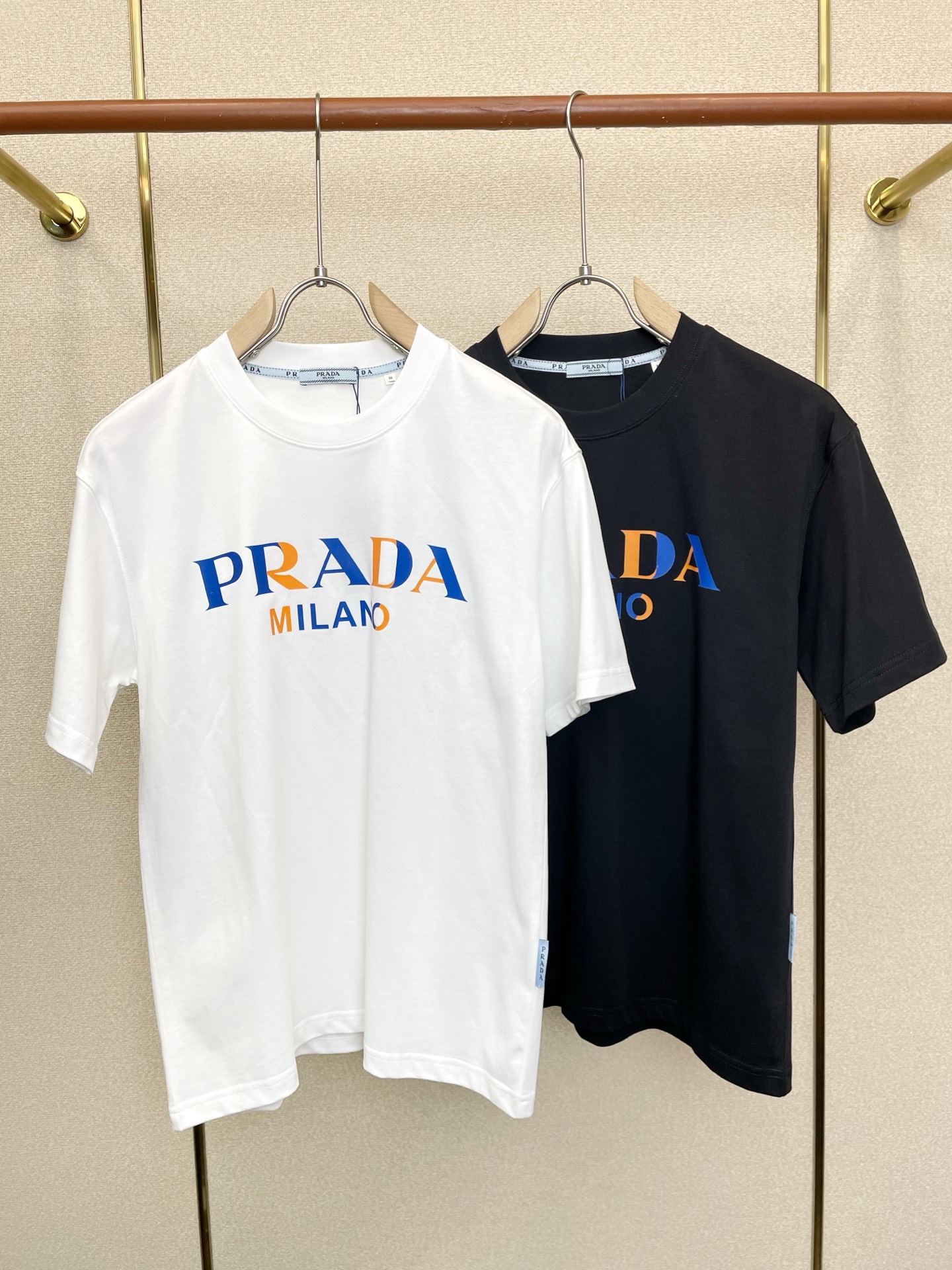 Prada普拉达💥独家专供新款原单男士休闲短袖 高端定制 高端版本 时尚百搭爆款⚠️⚠️✨✨进口面料 手感超柔软细腻  