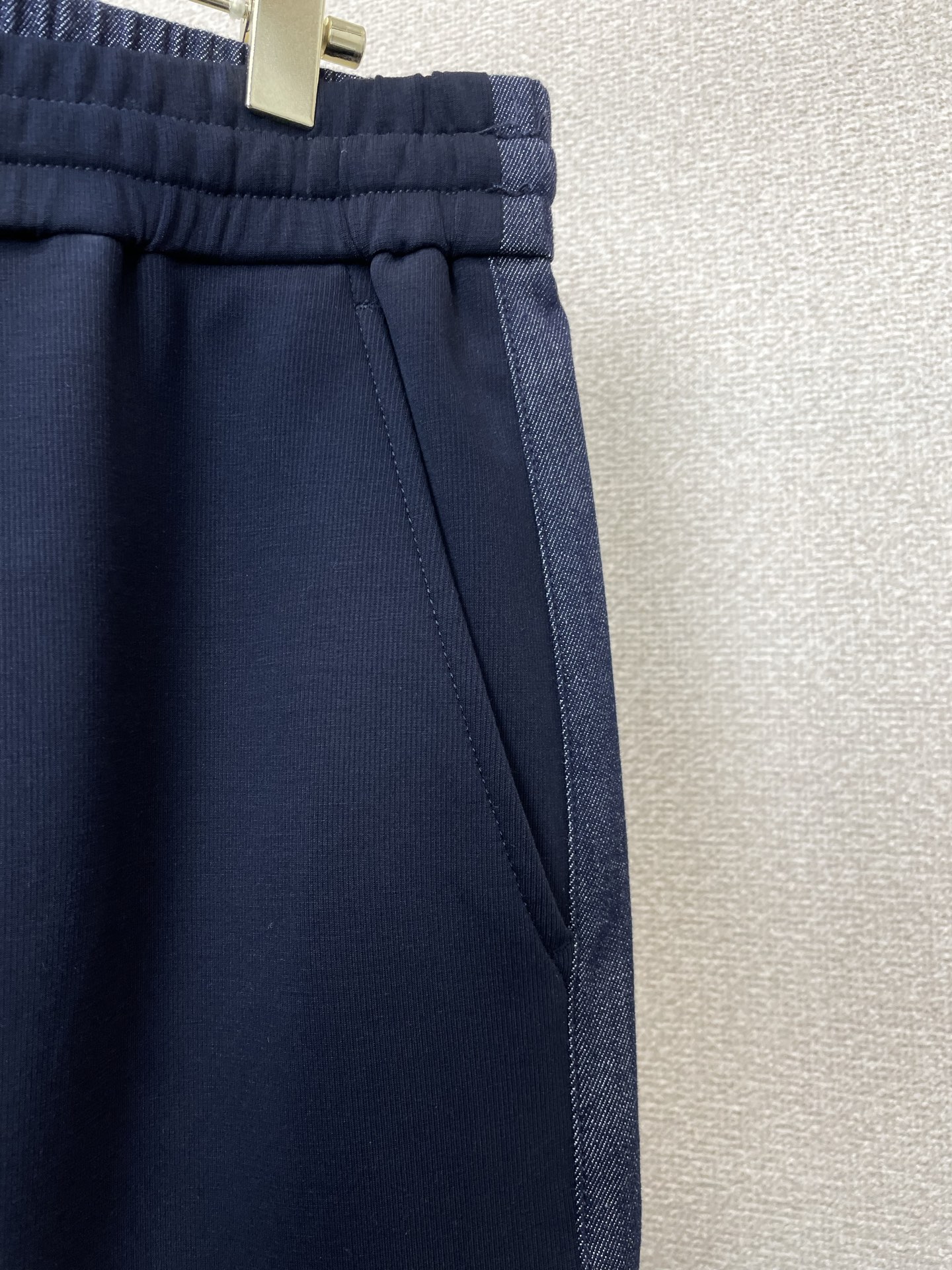 LOEWE罗意威💥独家专供新款 休闲裤松紧牛仔裤 高端版本！专柜定制面料 透气舒适度高，细节无可挑剔，品牌元素设计理念，