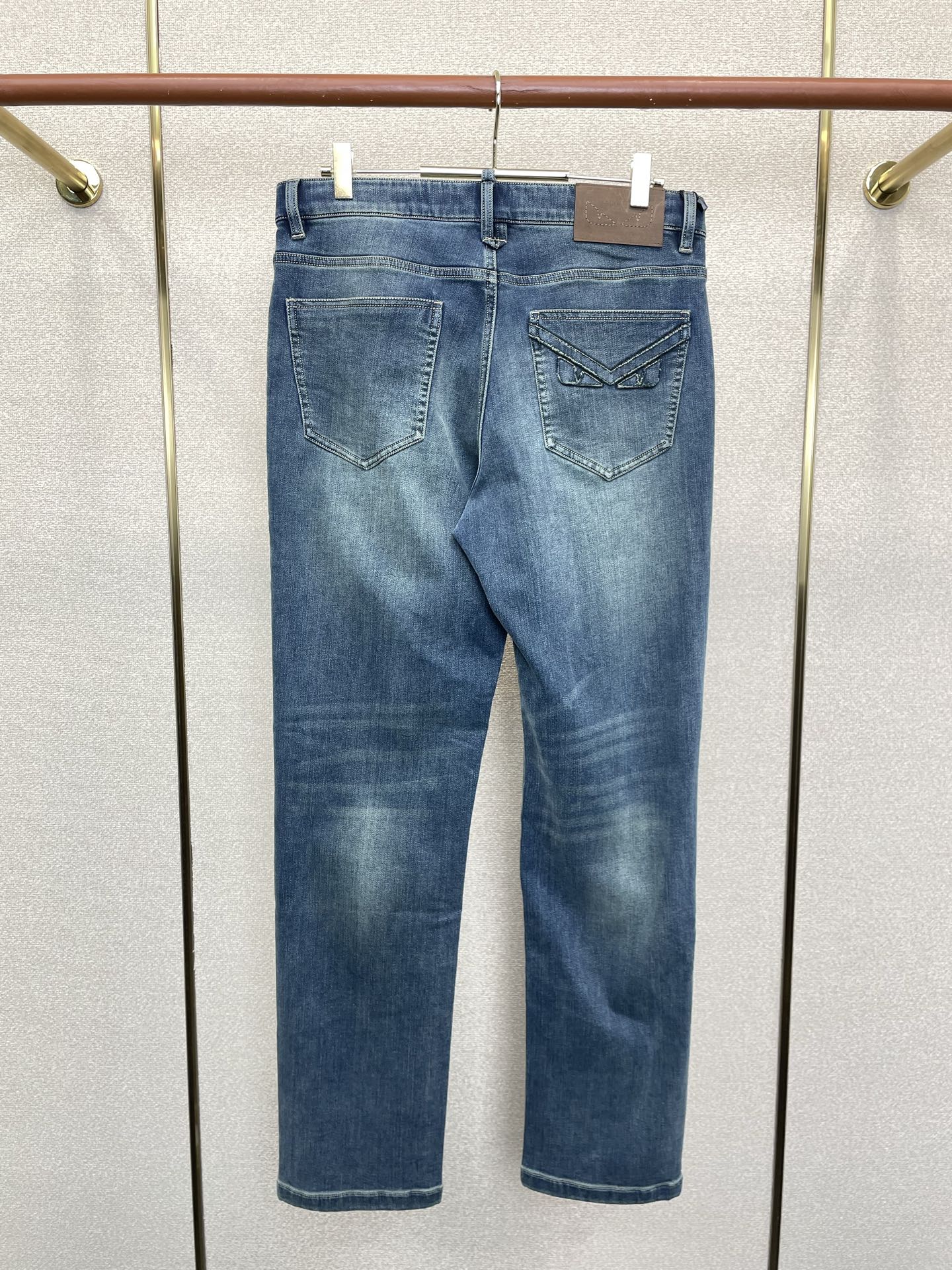 FENDI芬迪💥独家专供新款休闲秋冬牛仔裤👖高端版本！专柜定制面料 透气舒适度高，细节无可挑剔，品牌元素设计理念，体现高