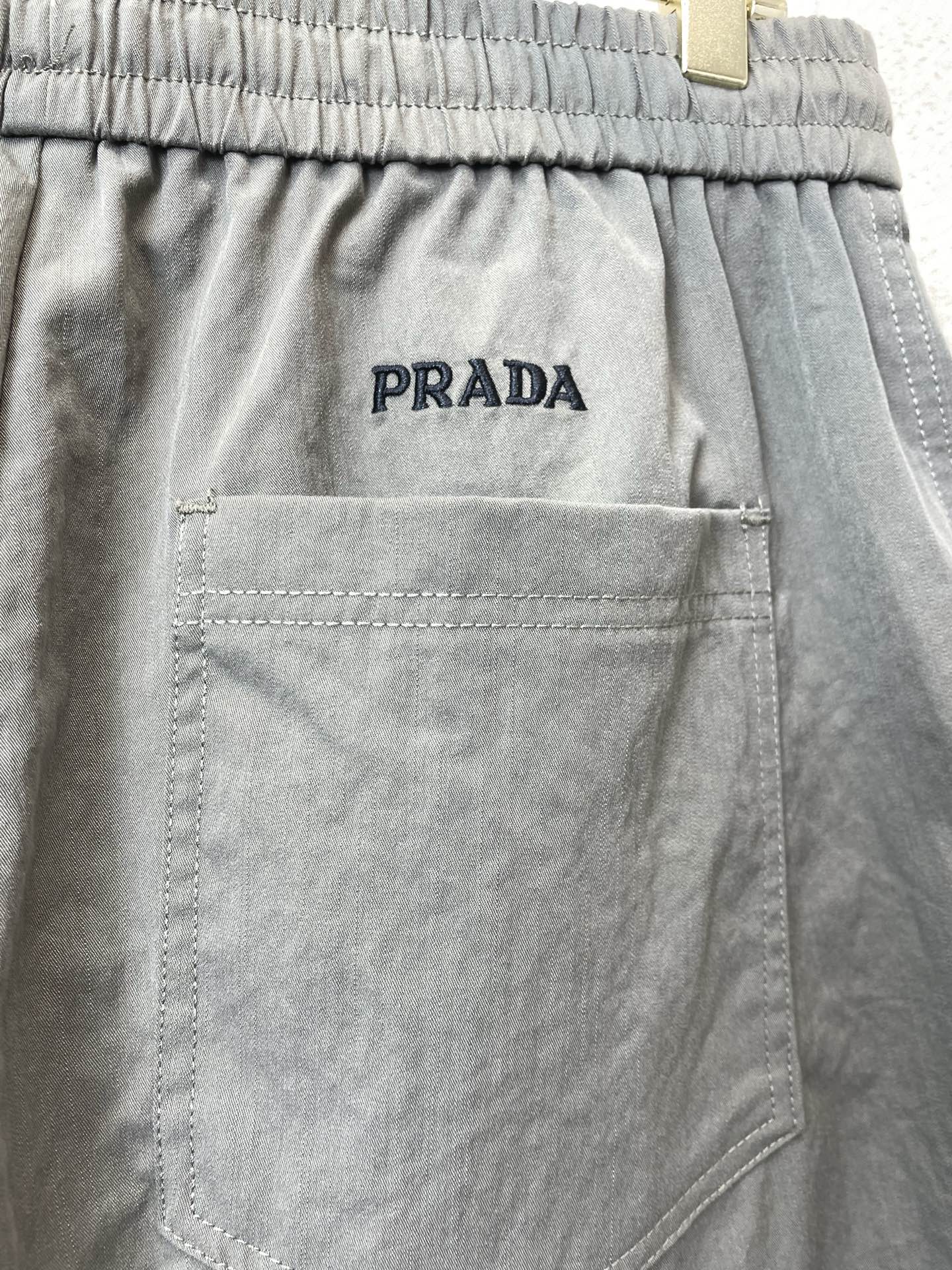 Prada普拉达💥独家专供新款原单男士休闲短裤🩳高端定制 高端版本 时尚百搭爆款⚠️⚠️✨✨进口面料 手感超柔软细腻  