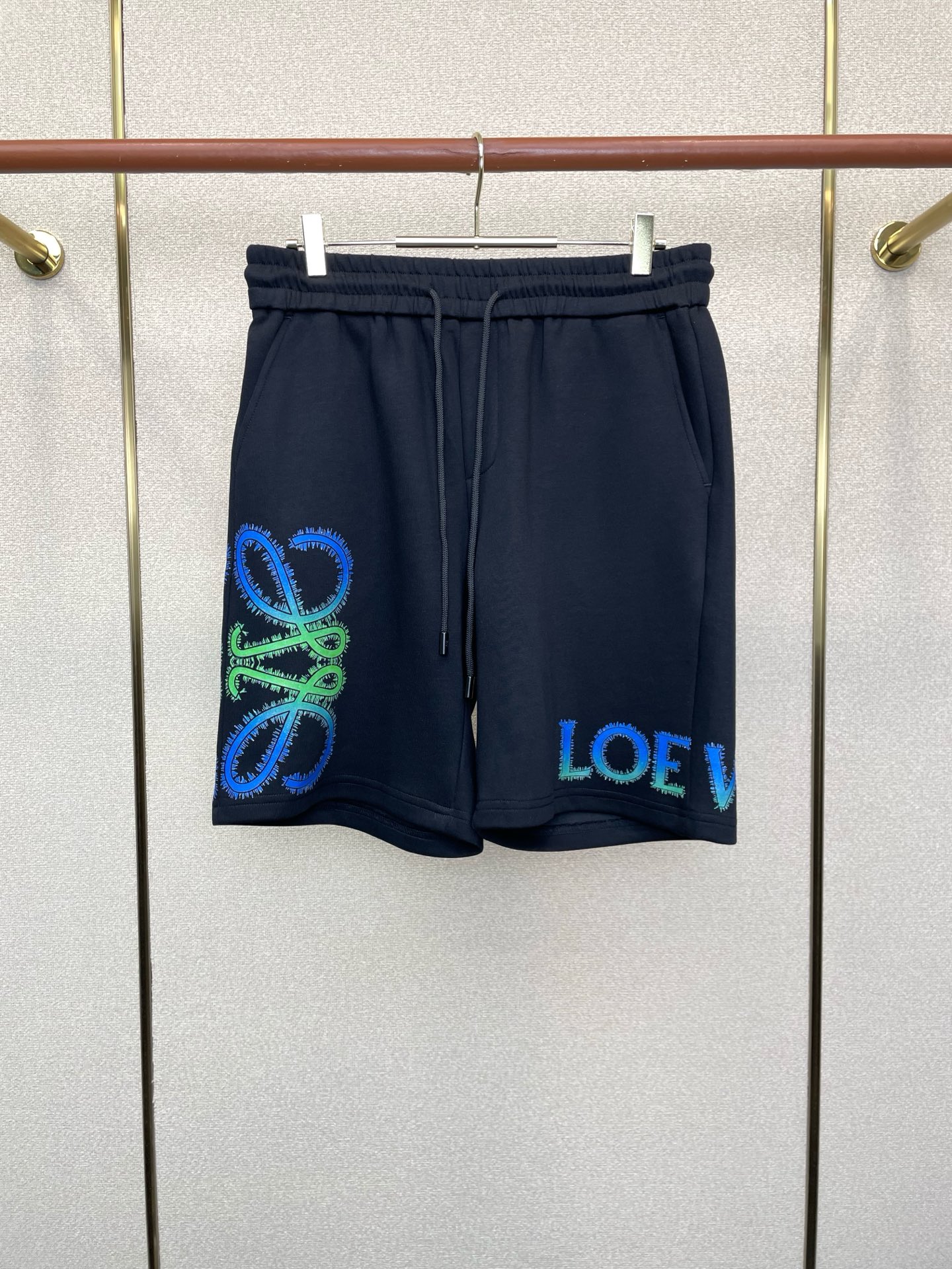 LOEWE罗意威💥独家专供新款原单男士休闲短裤🩳高端定制 高端版本 时尚百搭爆款⚠️⚠️✨✨进口面料 手感超柔软细腻  