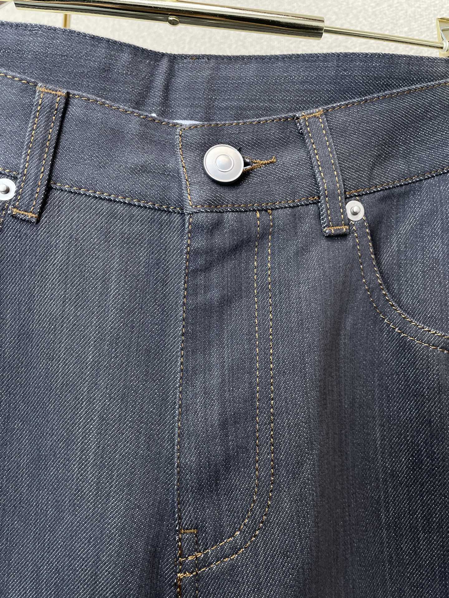 BERLUTI布鲁提💥独家专供新款👖休闲牛仔裤 高端版本！专柜定制面料 透气舒适度高，细节无可挑剔，品牌元素设计理念，体