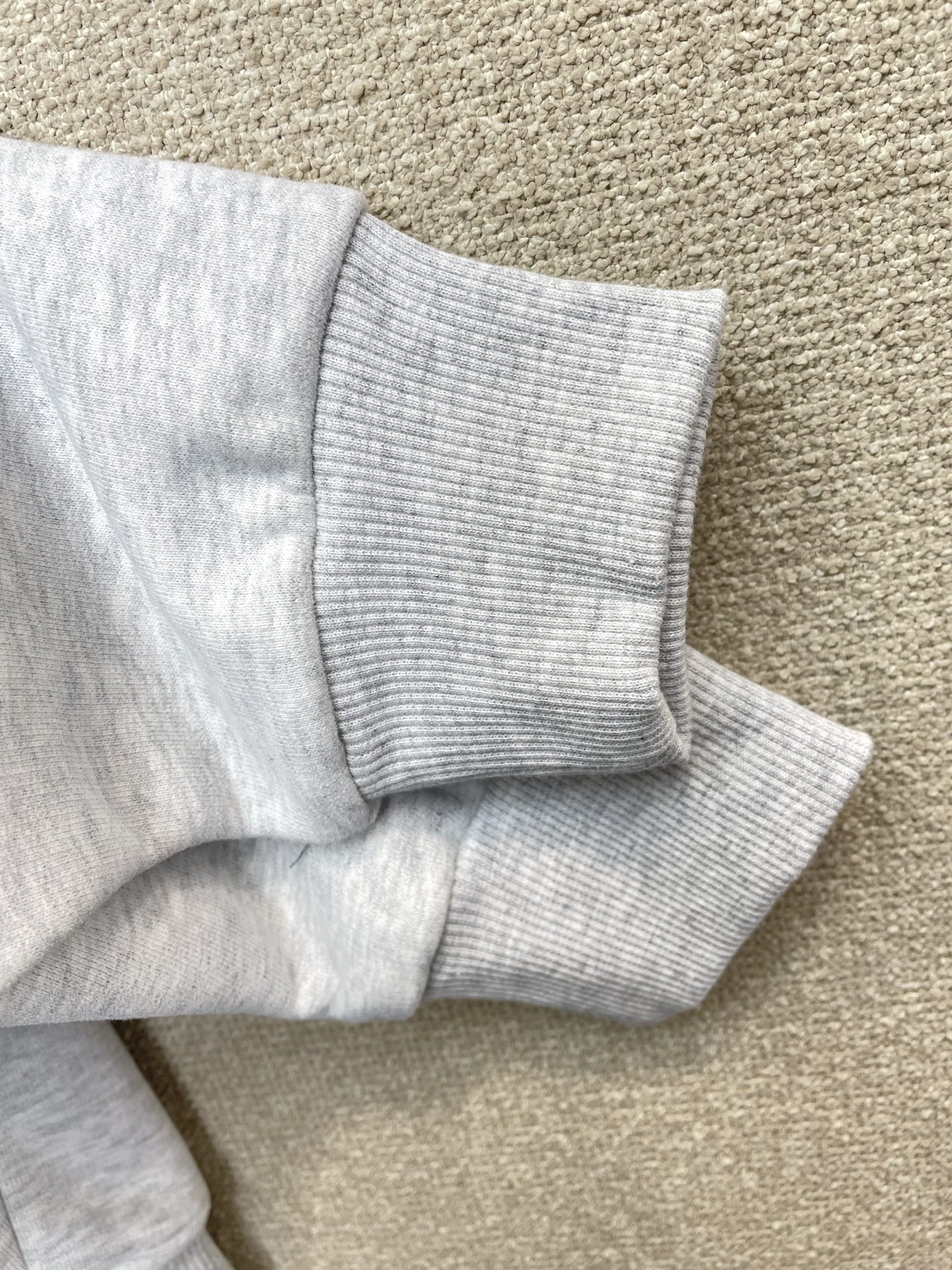CELINE赛琳👚独家专供👚新款女装休闲卫衣 高端版本！独特设计 专柜定制面料 透气舒适度高 细节无可挑剔，品牌元素设计