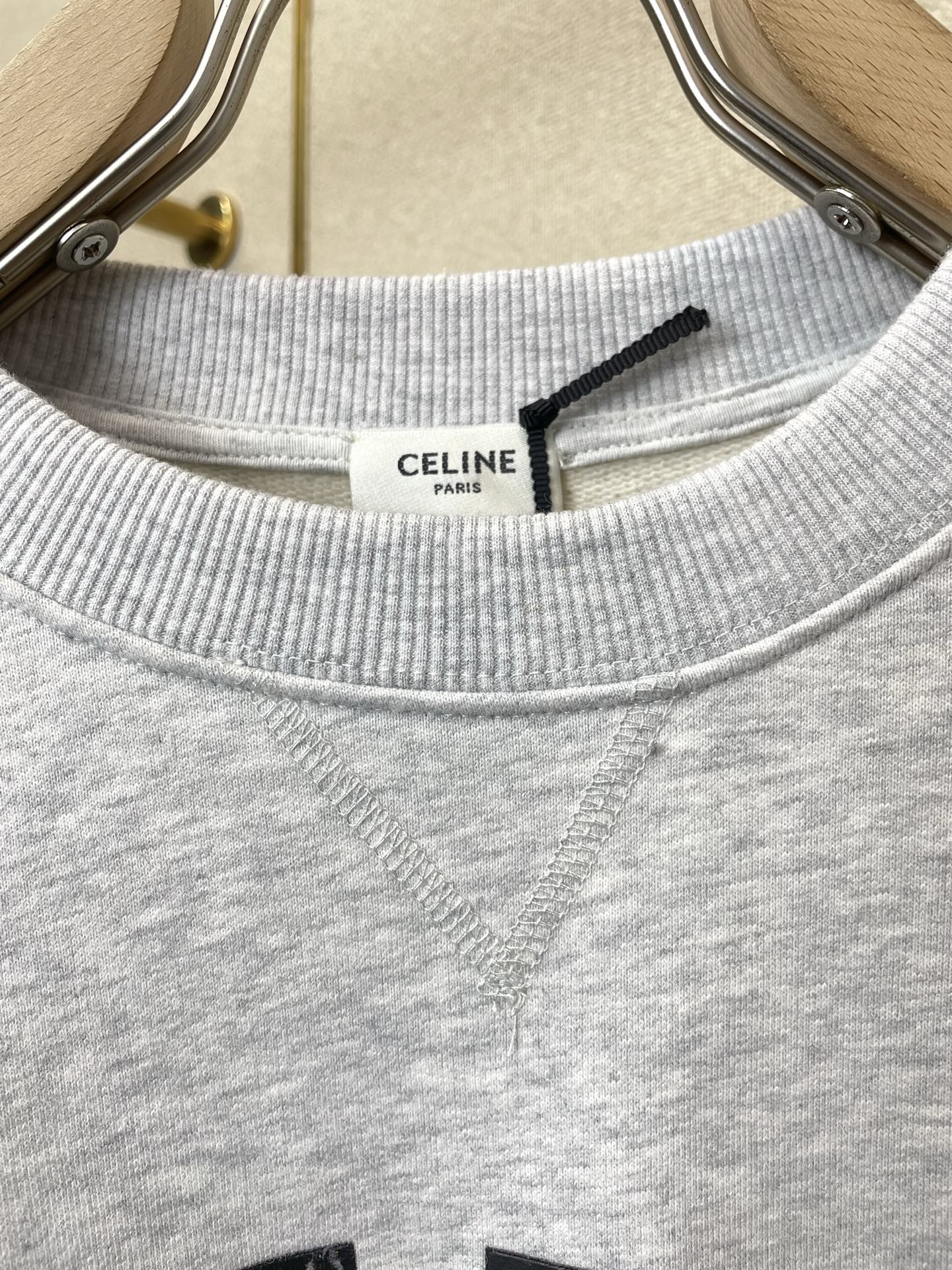 CELINE赛琳👚独家专供👚新款女装休闲卫衣 高端版本！独特设计 专柜定制面料 透气舒适度高 细节无可挑剔，品牌元素设计