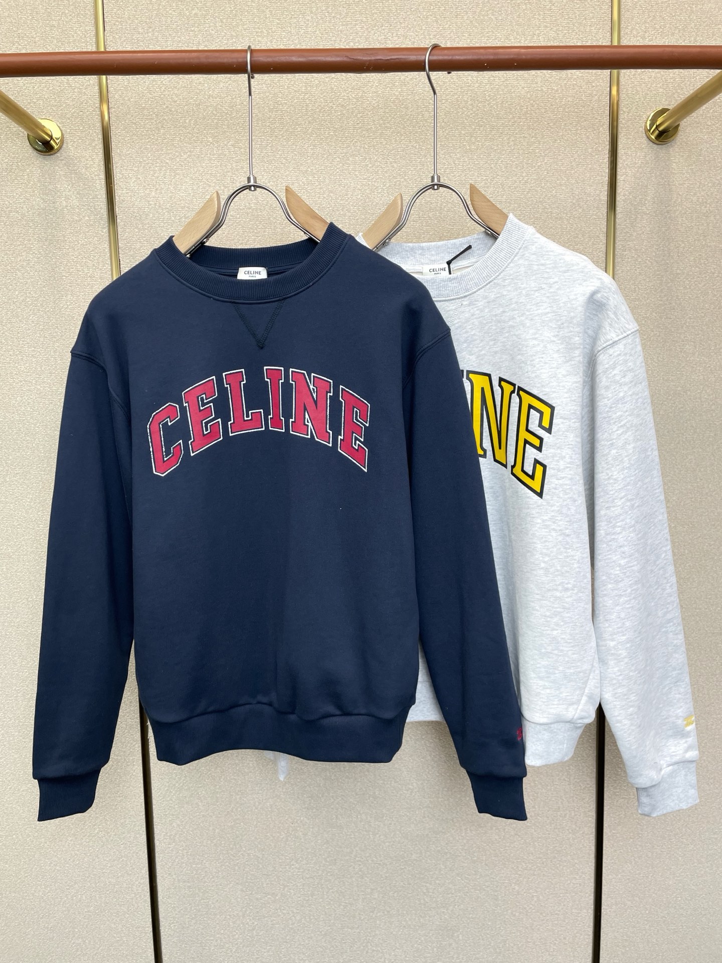 CELINE赛琳👚独家专供👚新款女装休闲卫衣 高端版本！独特设计 专柜定制面料 透气舒适度高 细节无可挑剔，品牌元素设计