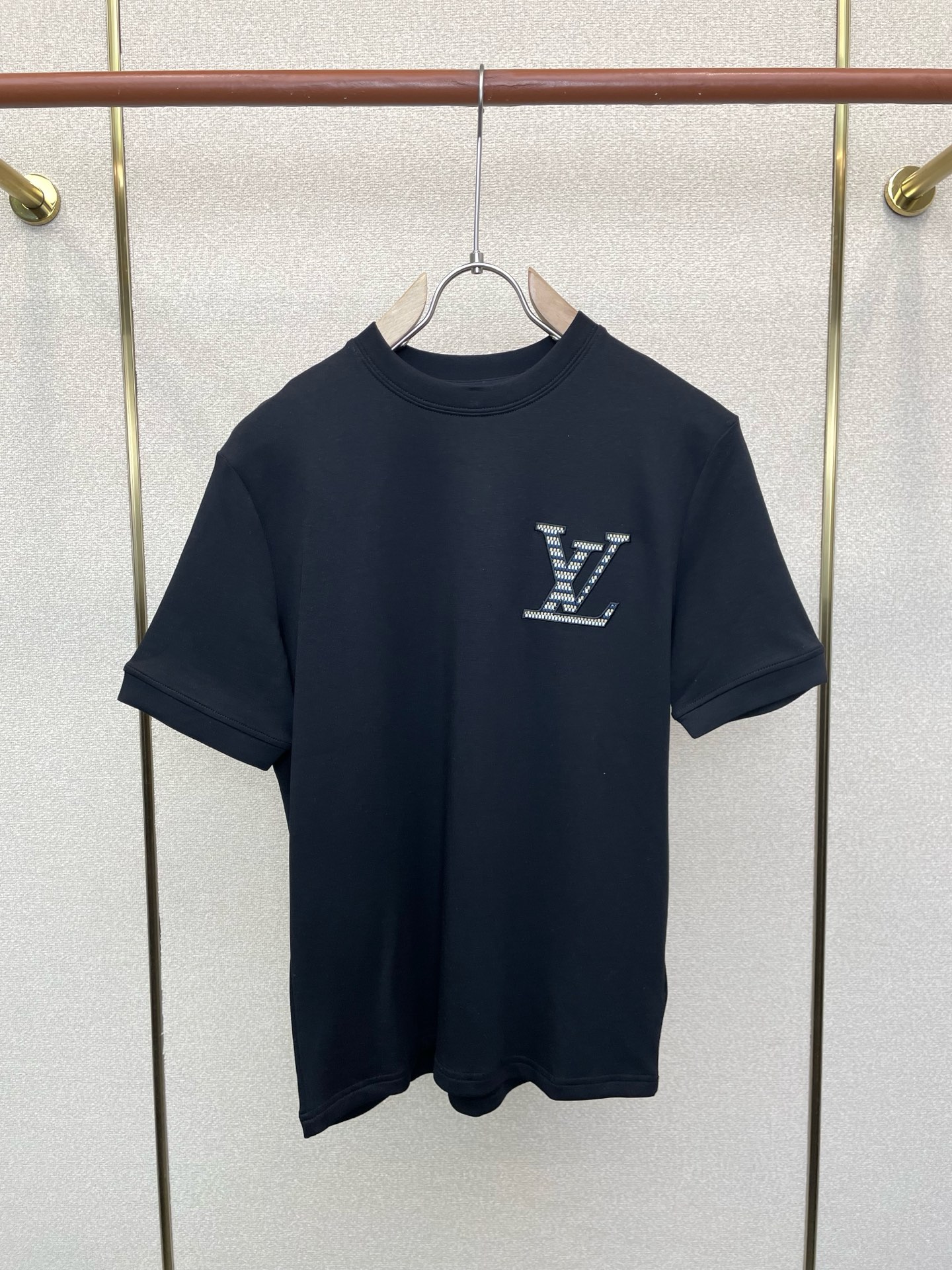 Louis Vuitton路易威登💥砸锅卖铁都要上的新款新款原单男士休闲短袖 高端定制 高端版本 时尚百搭爆款⚠️⚠️✨