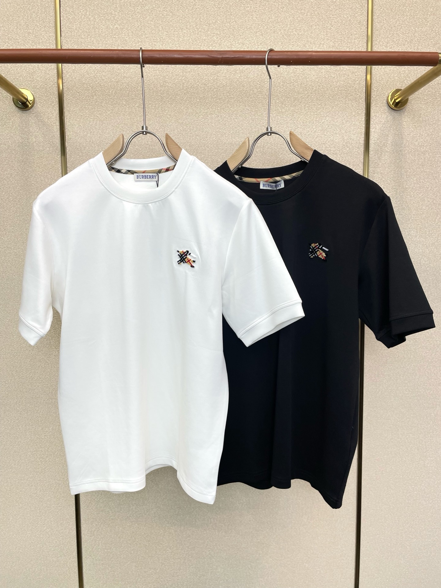 Burberry巴宝莉💥砸锅卖铁都要上的新款新款原单男士休闲短袖 高端定制 高端版本 时尚百搭爆款⚠️⚠️✨✨进口面料 