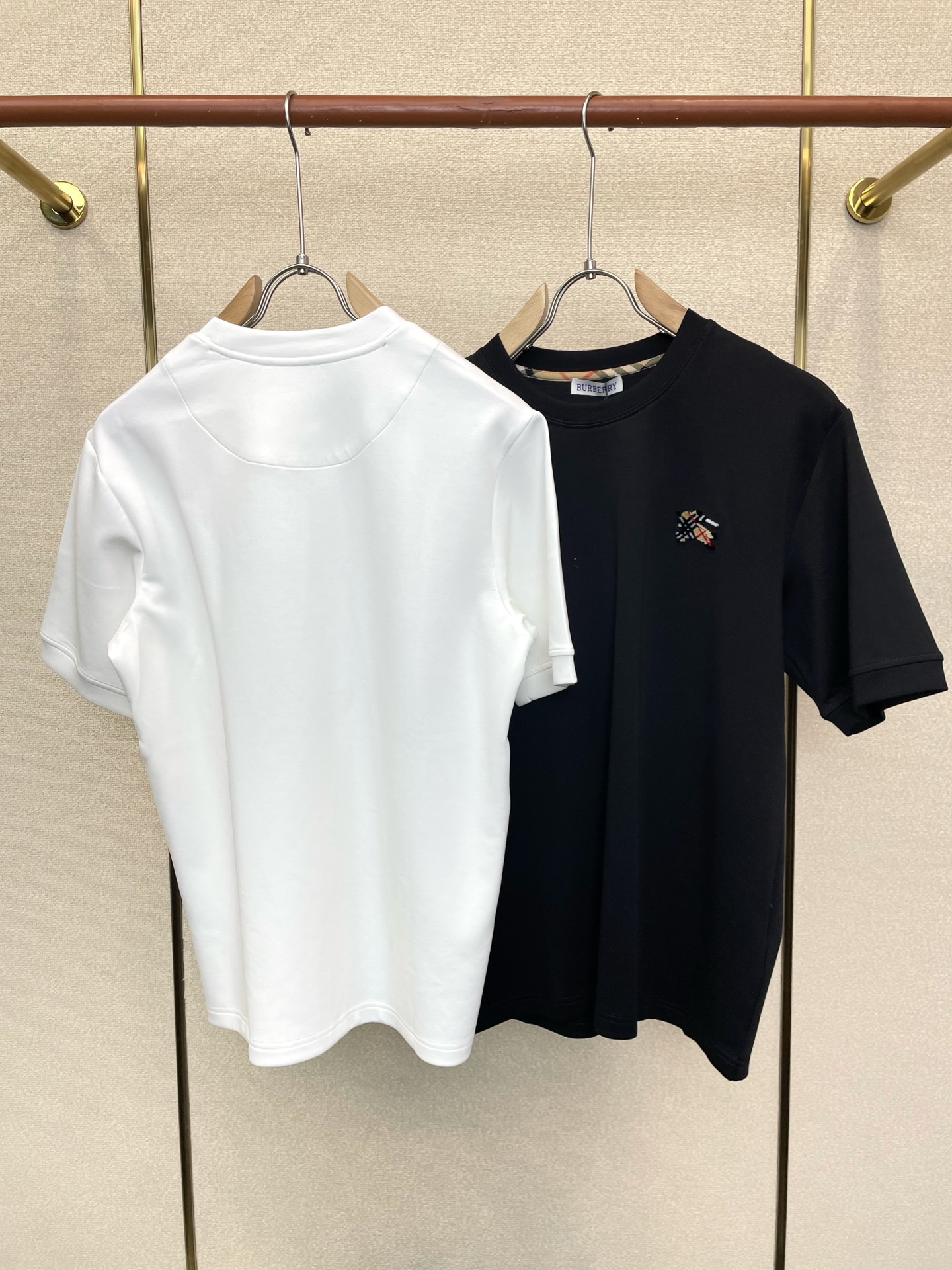 Burberry巴宝莉💥砸锅卖铁都要上的新款新款原单男士休闲短袖 高端定制 高端版本 时尚百搭爆款⚠️⚠️✨✨进口面料 