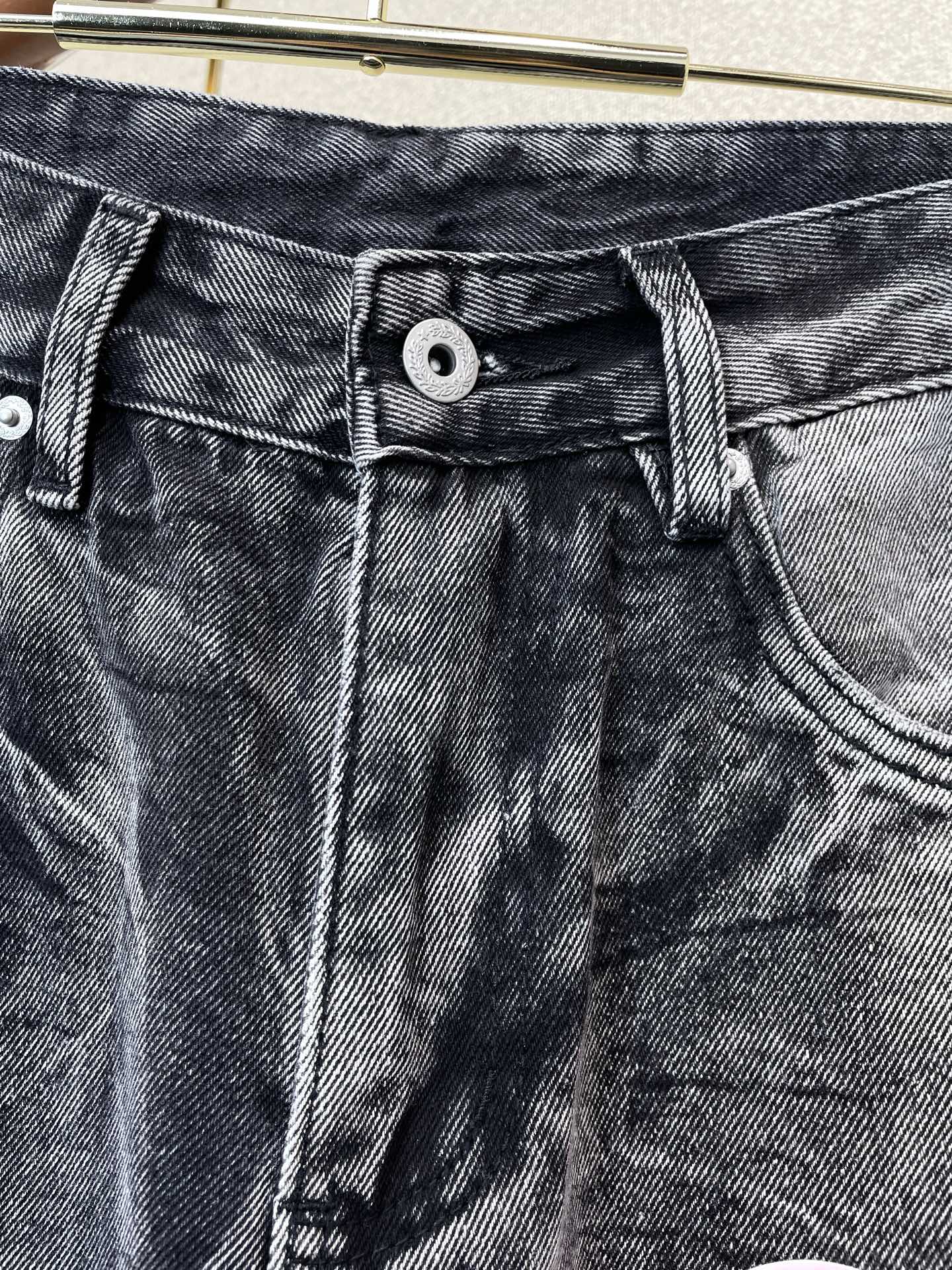 Chrome hearts克罗心💥砸锅卖铁都要上的新款新款休闲弯刀牛仔裤👖高端版本 专柜定制面料 透气舒适度高，细节无可