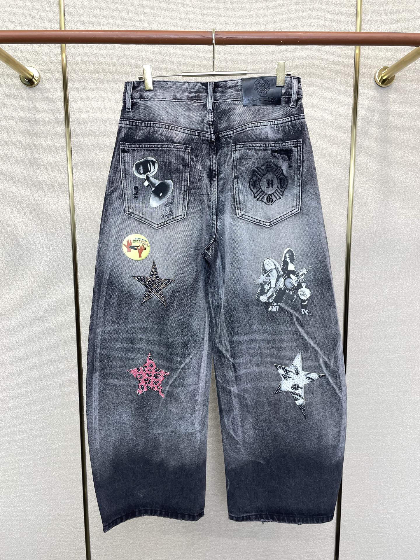 Chrome hearts克罗心💥砸锅卖铁都要上的新款新款休闲弯刀牛仔裤👖高端版本 专柜定制面料 透气舒适度高，细节无可