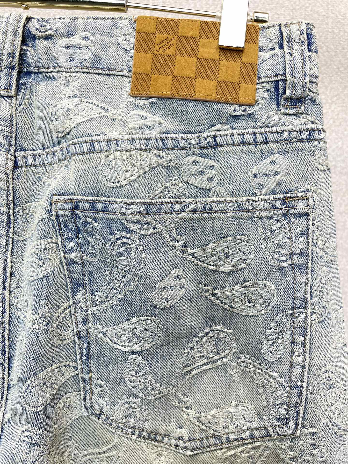 Louis Vuitton路易威登💥砸锅卖铁都要上的新款新款休闲直筒牛仔裤👖高端版本 专柜定制面料 透气舒适度高,细节无 Louis Vuitton路易威登💥砸锅卖铁都要上的新款新款休闲直筒牛仔裤👖高端版本 专柜定制面料 透气舒适度高,细节无