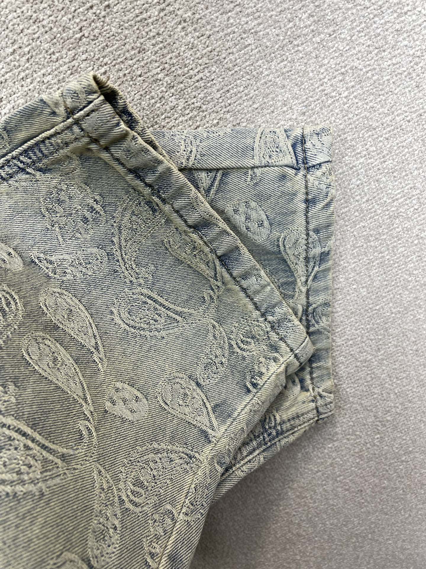 Louis Vuitton路易威登💥砸锅卖铁都要上的新款新款休闲直筒牛仔裤👖高端版本 专柜定制面料 透气舒适度高,细节无 Louis Vuitton路易威登💥砸锅卖铁都要上的新款新款休闲直筒牛仔裤👖高端版本 专柜定制面料 透气舒适度高,细节无