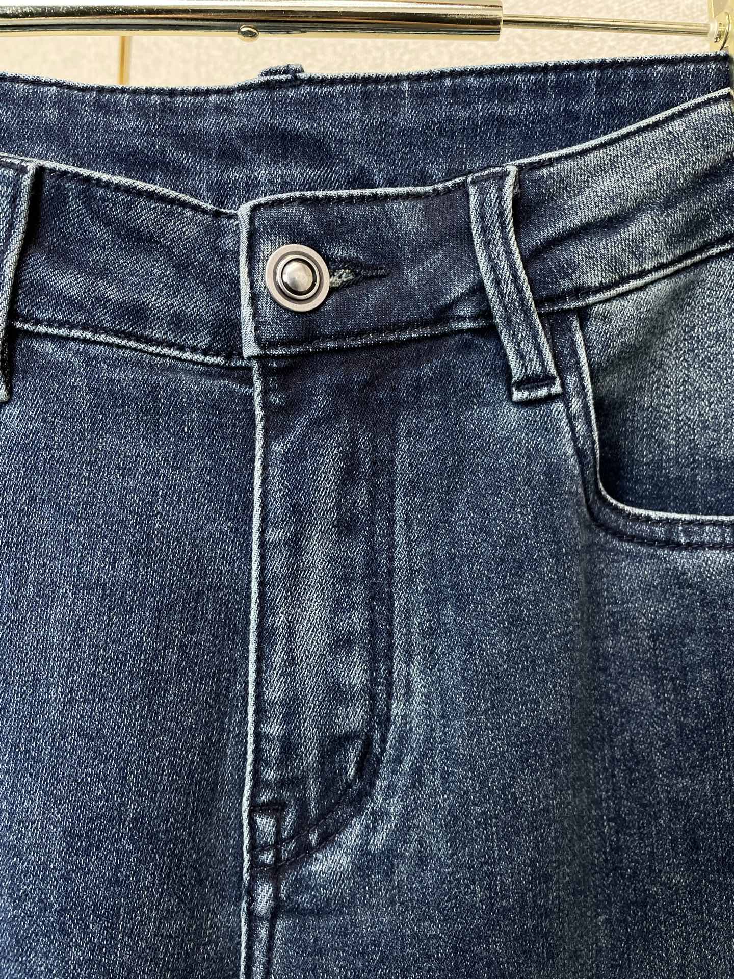 BERLUTI布鲁提💥砸锅卖铁都要上的新款新款牛仔裤👖高端版本!专柜定制面料 透气舒适度高,细节无可挑剔,品牌元素设计理 BERLUTI布鲁提💥砸锅卖铁都要上的新款新款牛仔裤👖高端版本!专柜定制面料 透气舒适度高,细节无可挑剔,品牌元素设计理