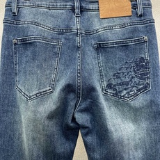 BERLUTI布鲁提💥砸锅卖铁都要上的新款新款牛仔裤👖高端版本!专柜定制面料 透气舒适度高,细节无可挑剔,品牌元素设计理 BERLUTI布鲁提💥砸锅卖铁都要上的新款新款牛仔裤👖高端版本!专柜定制面料 透气舒适度高,细节无可挑剔,品牌元素设计理