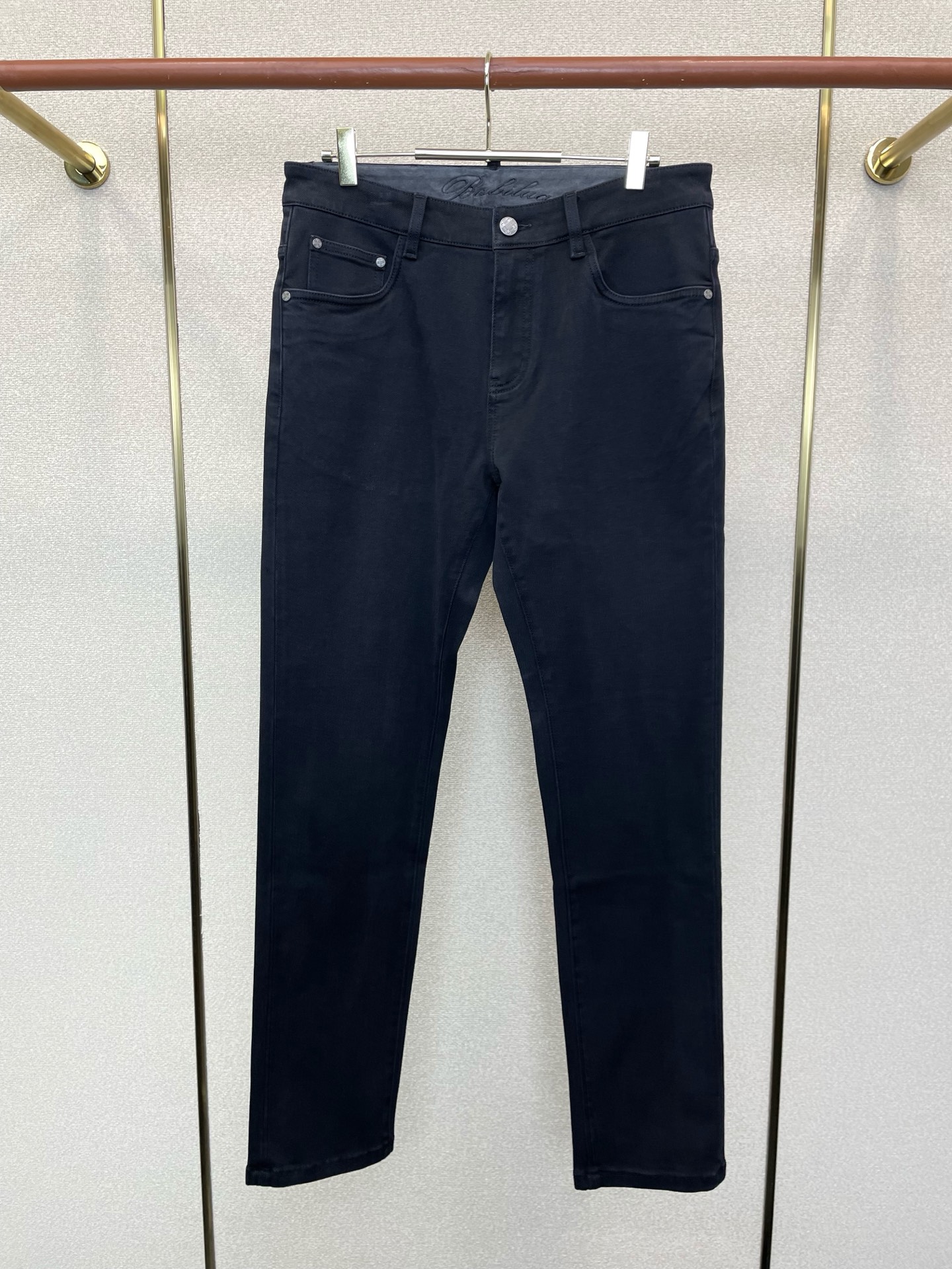 Burberry巴宝莉💥砸锅卖铁都要上的新款新款牛仔裤👖高端版本！专柜定制面料 透气舒适度高，细节无可挑剔，品牌元素设计