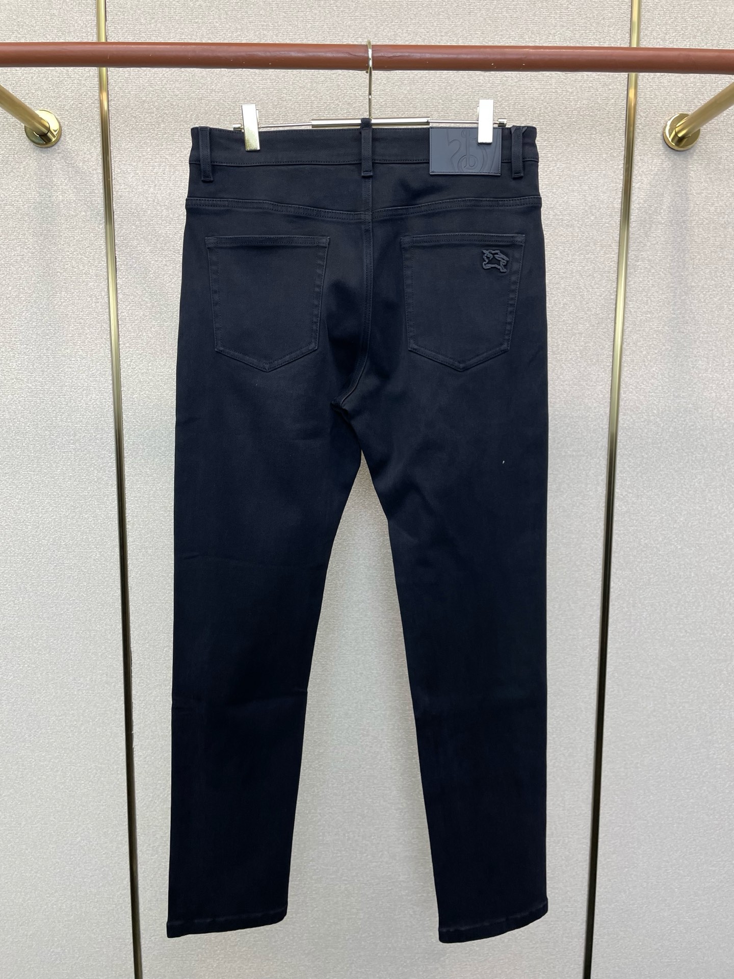 Burberry巴宝莉💥砸锅卖铁都要上的新款新款牛仔裤👖高端版本！专柜定制面料 透气舒适度高，细节无可挑剔，品牌元素设计
