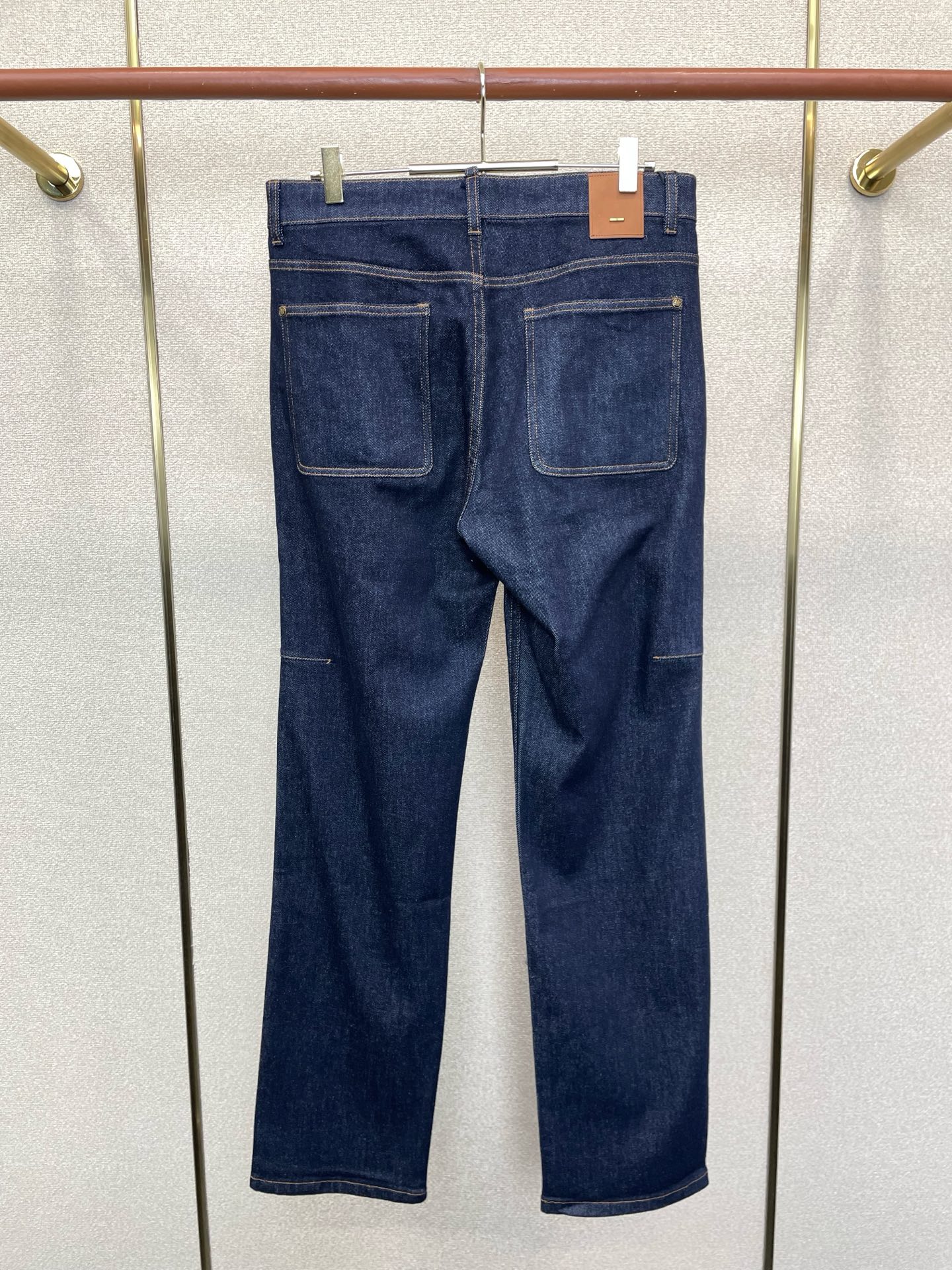Dior迪奥💥砸锅卖铁都要上的新款新款牛仔裤👖高端版本！专柜定制面料 透气舒适度高，细节无可挑剔，品牌元素设计理念，体现