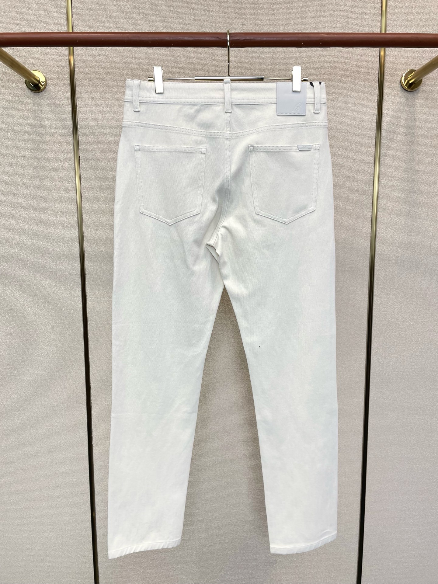 Brioni布里奥尼💥砸锅卖铁都要上的新款新款牛仔裤👖高端版本！专柜定制面料 透气舒适度高，细节无可挑剔，品牌元素设计理