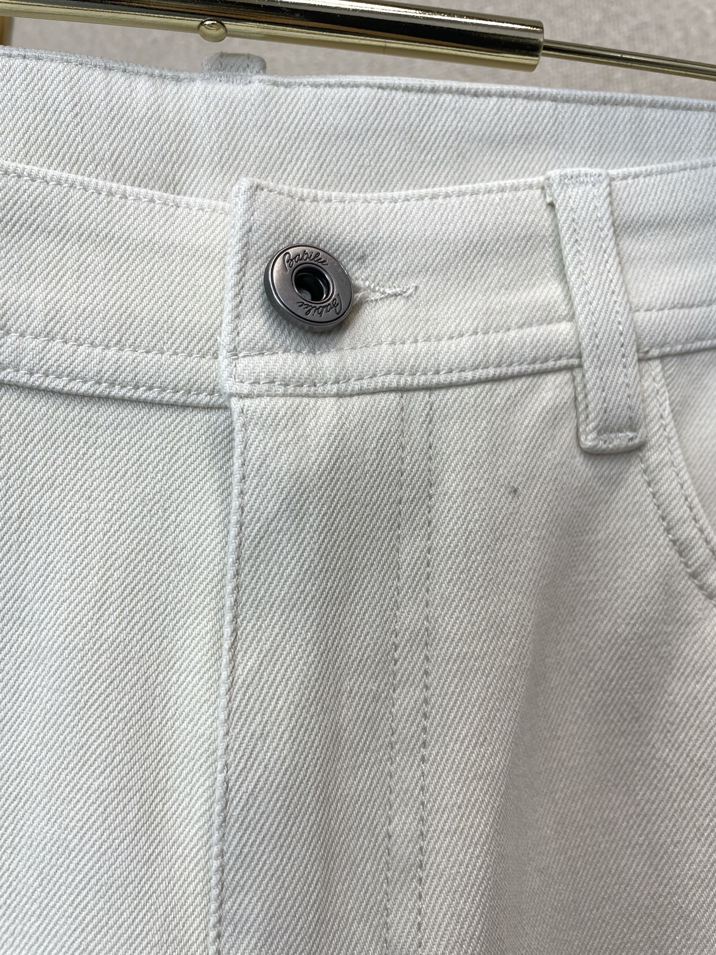Brioni布里奥尼💥砸锅卖铁都要上的新款新款牛仔裤👖高端版本！专柜定制面料 透气舒适度高，细节无可挑剔，品牌元素设计理