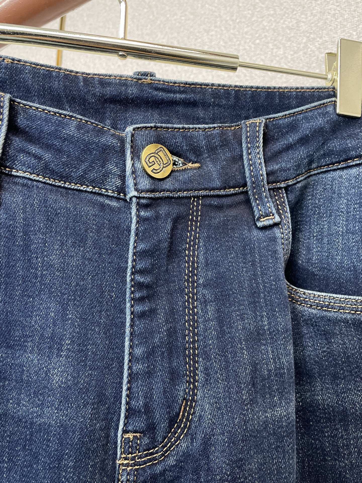 Dolce&Gabbana杜嘉班纳💥独家专供新款牛仔裤👖高端版本！专柜定制面料 透气舒适度高，细节无可挑剔，品牌元素设计