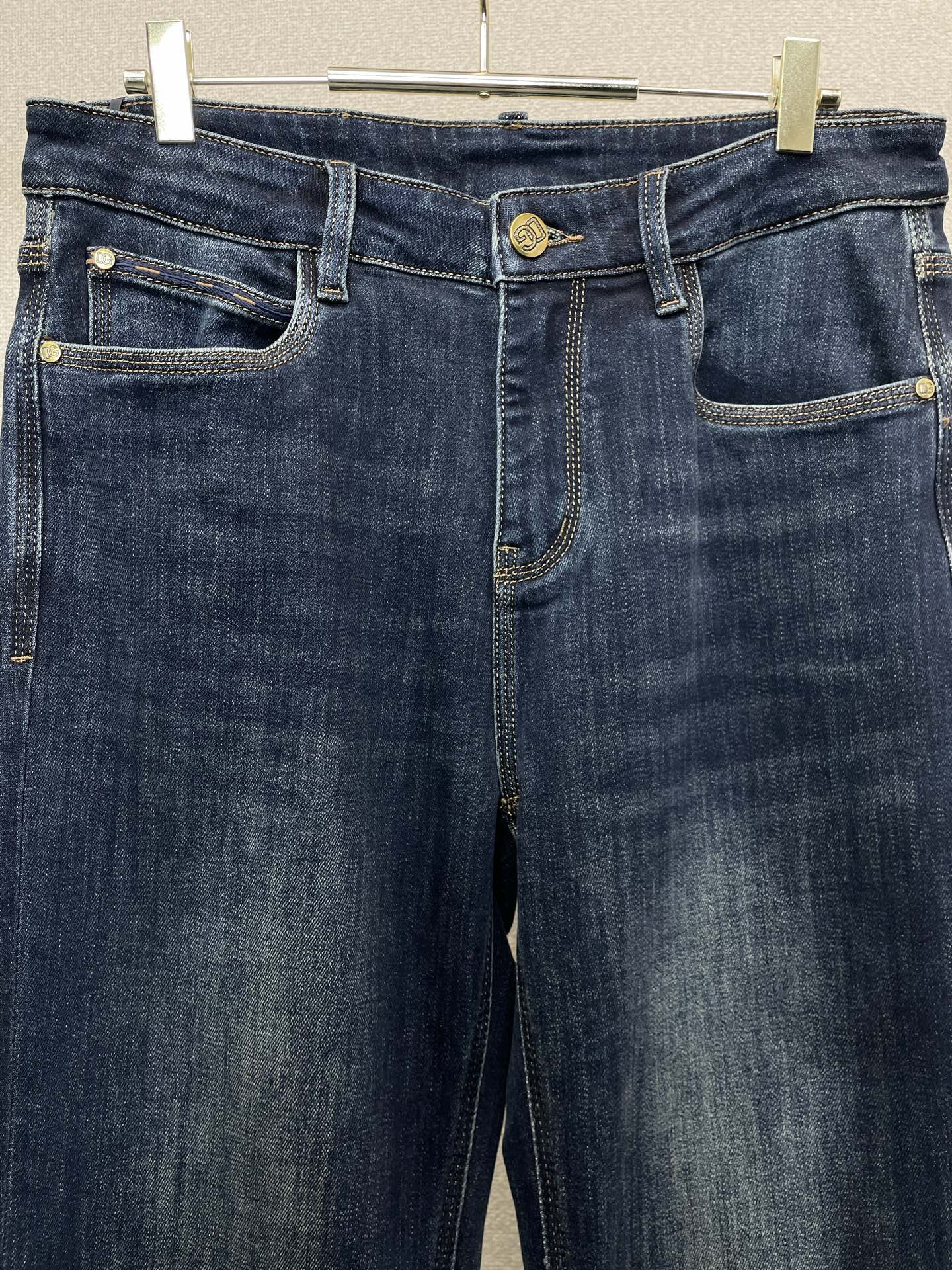Dolce&Gabbana杜嘉班纳💥独家专供新款牛仔裤👖高端版本！专柜定制面料 透气舒适度高，细节无可挑剔，品牌元素设计