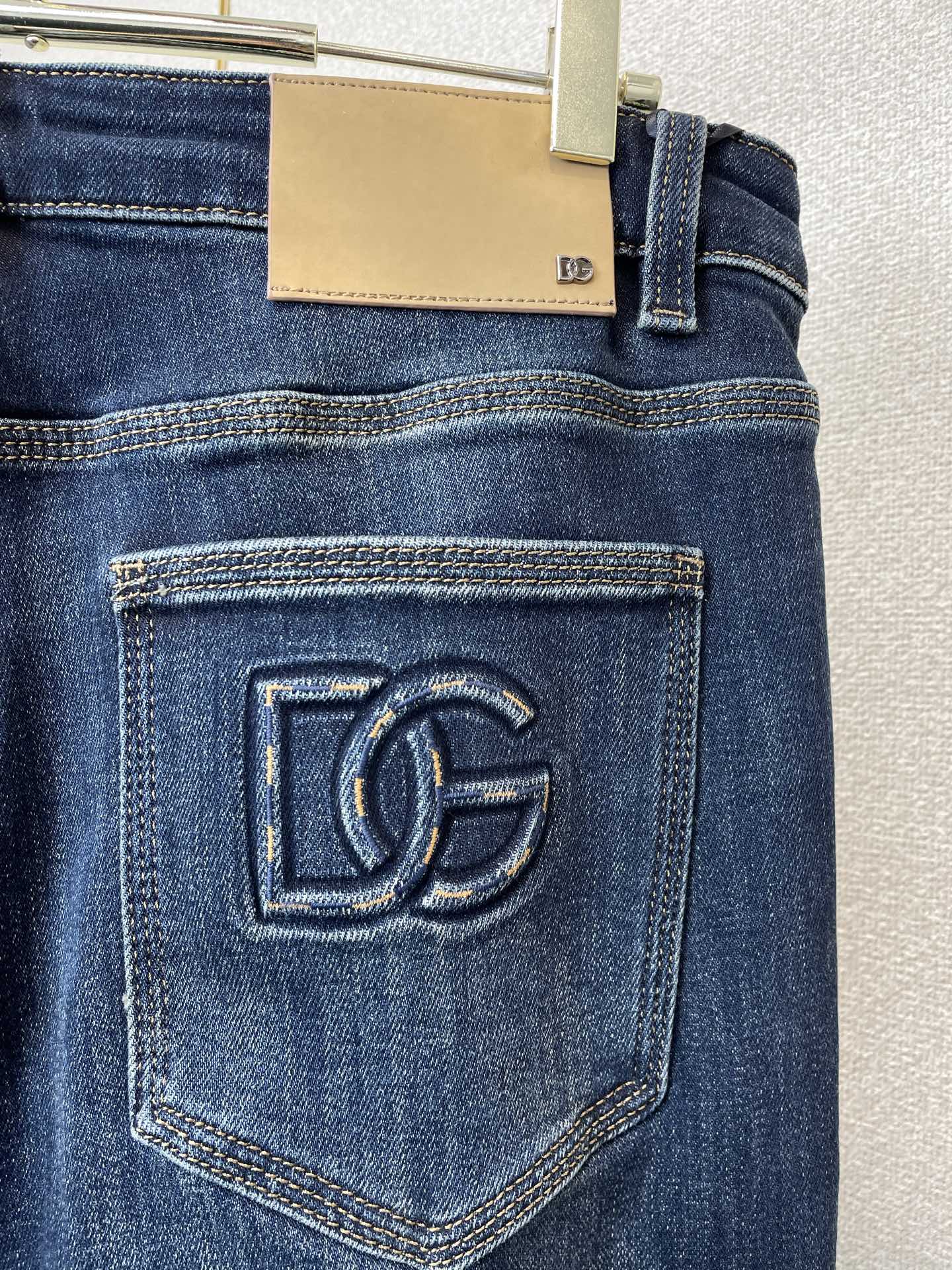 Dolce&Gabbana杜嘉班纳💥独家专供新款牛仔裤👖高端版本！专柜定制面料 透气舒适度高，细节无可挑剔，品牌元素设计