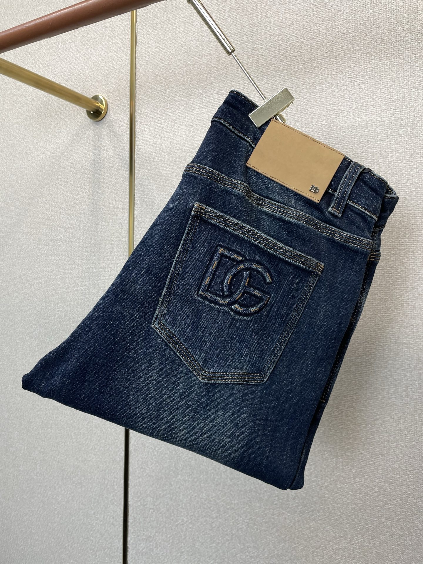 Dolce&Gabbana杜嘉班纳💥独家专供新款牛仔裤👖高端版本！专柜定制面料 透气舒适度高，细节无可挑剔，品牌元素设计
