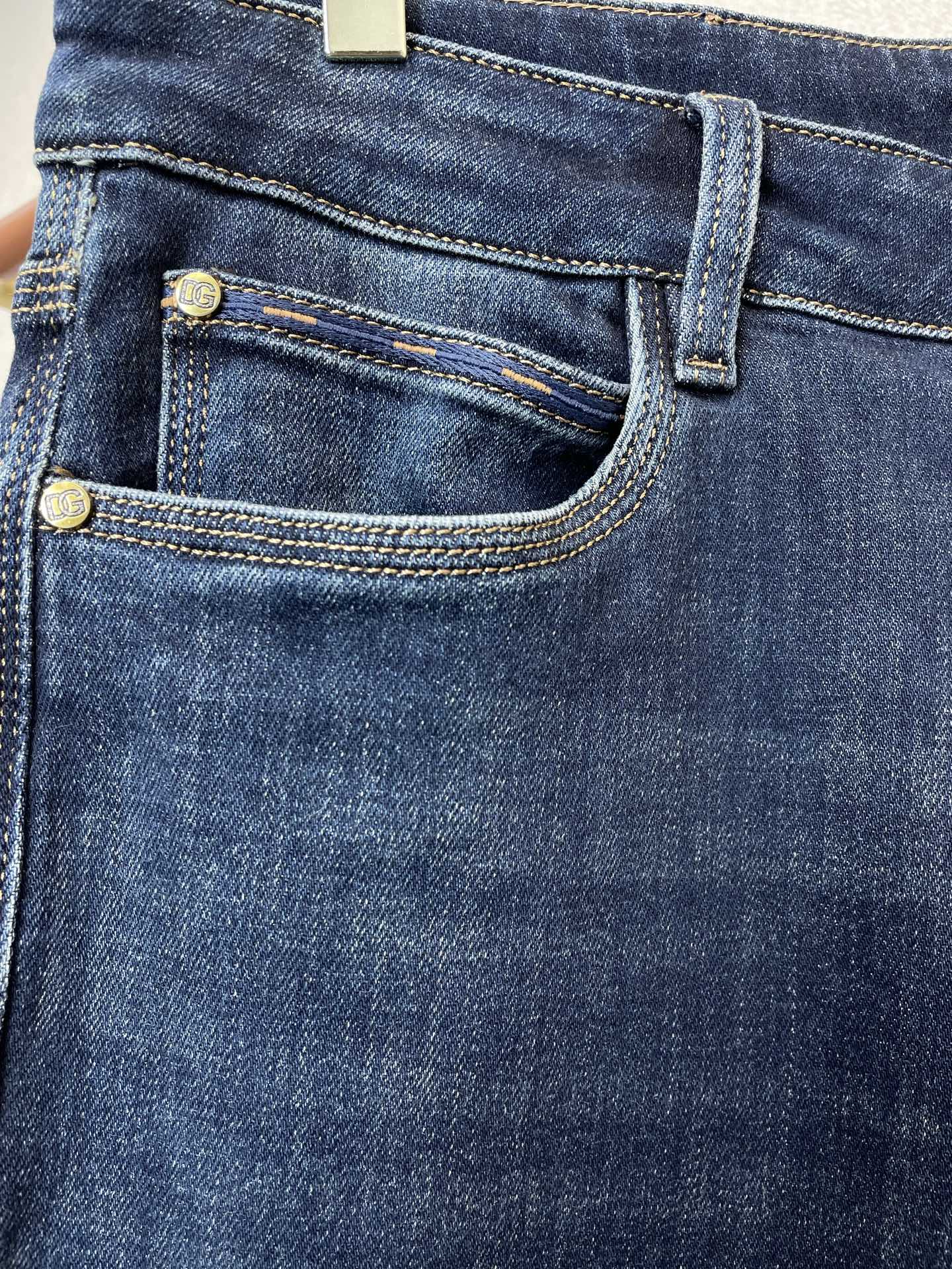 Dolce&Gabbana杜嘉班纳💥独家专供新款牛仔裤👖高端版本！专柜定制面料 透气舒适度高，细节无可挑剔，品牌元素设计