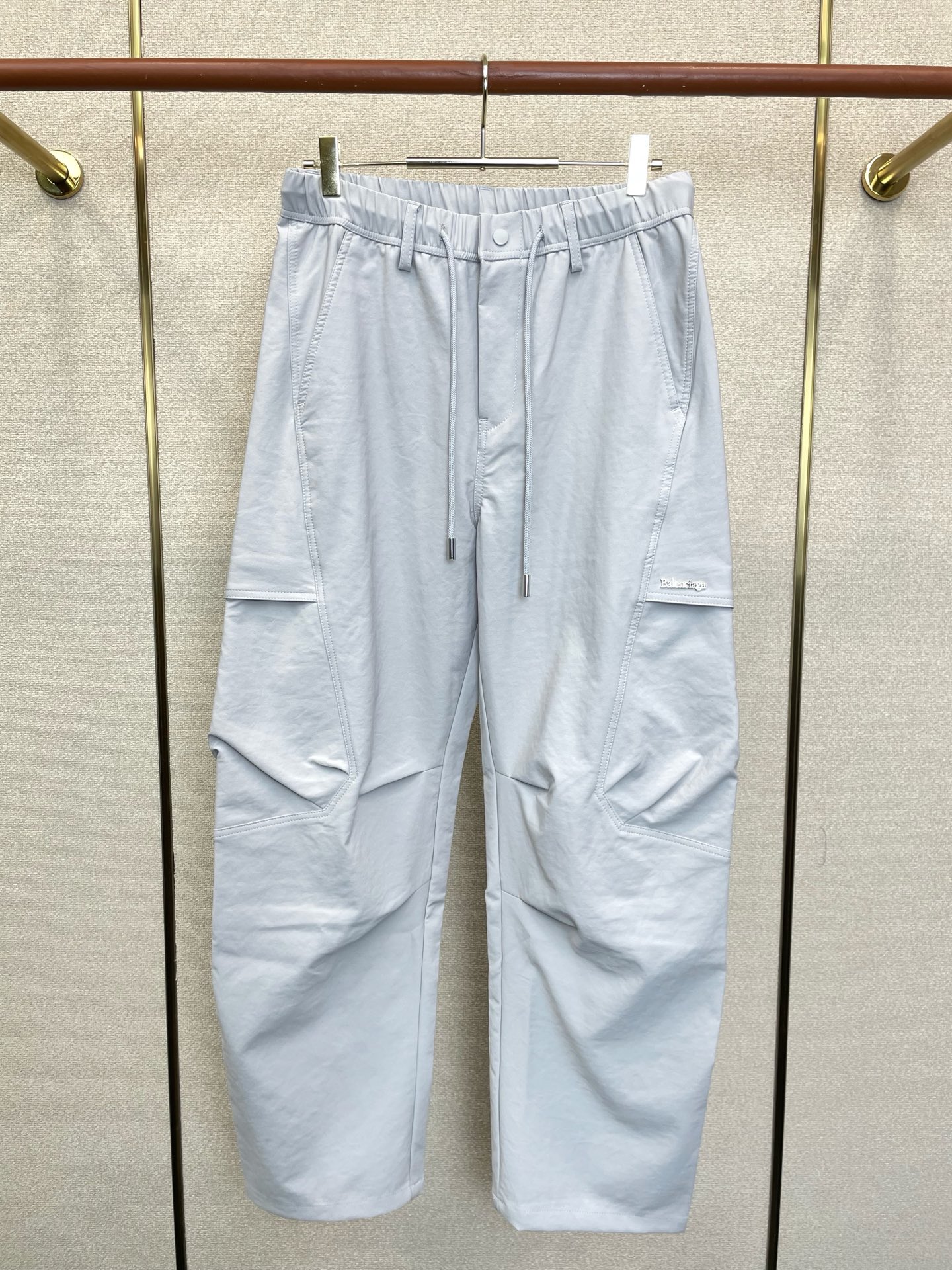 Balenciaga巴黎世家💥砸锅卖铁都要上的新款新款休闲裤 高端版本！专柜定制面料 透气舒适度高，细节无可挑剔，品牌元