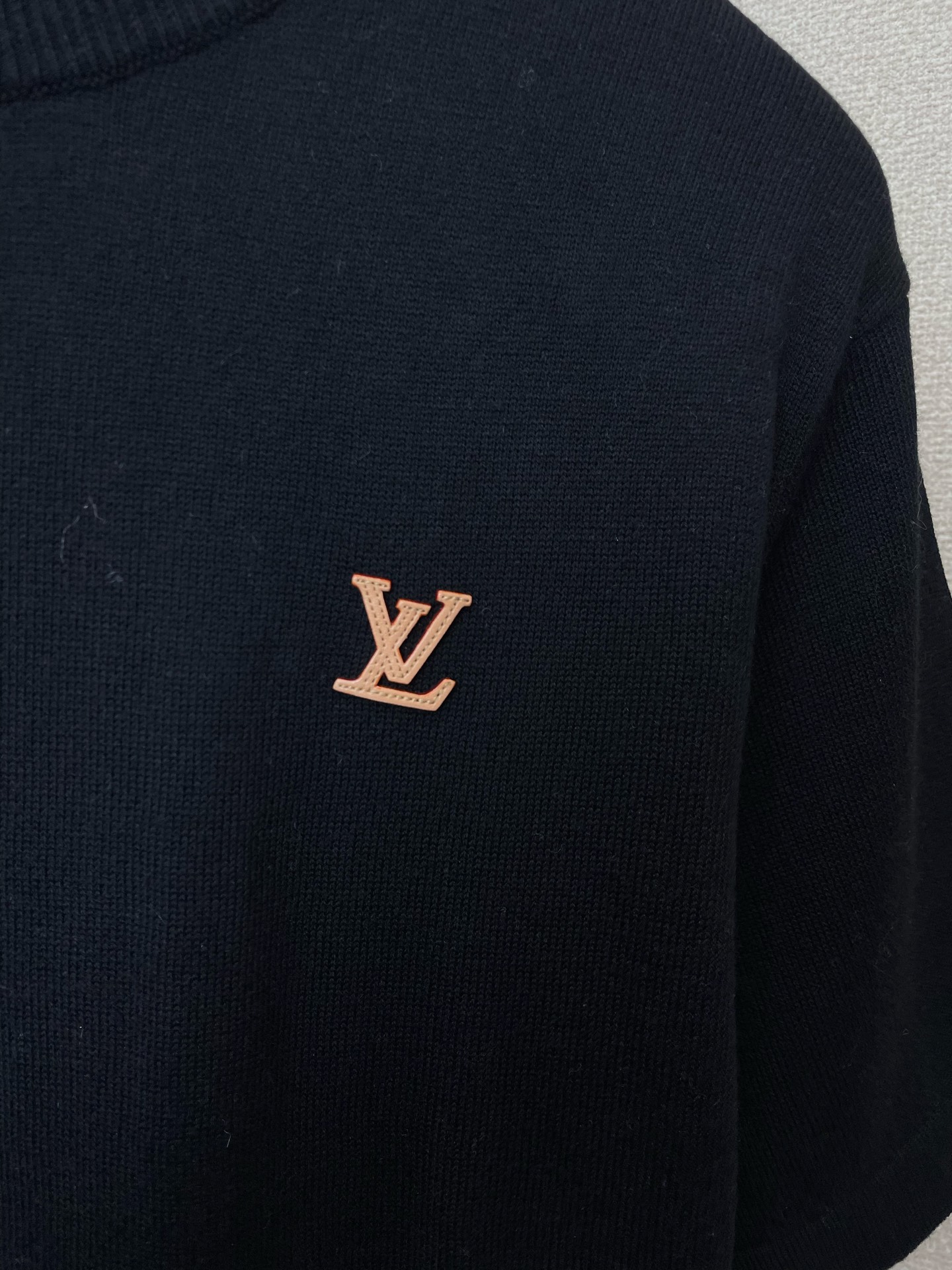 Louis Vuitton路易威登💥砸锅卖铁都要上的新款新款原单男士休闲针织短袖 高端定制 高版本 时尚百搭爆款⚠️⚠️