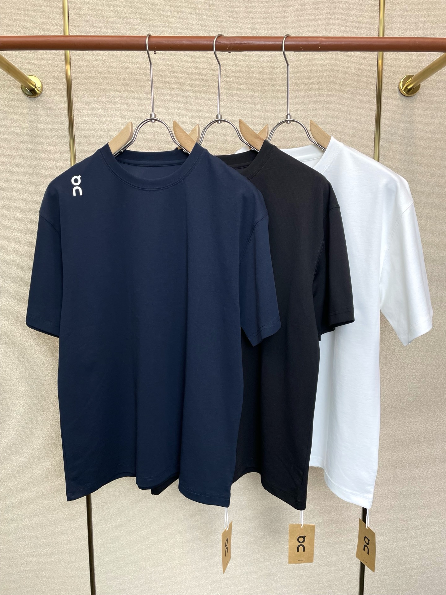 LOEWE罗意威💥砸锅卖铁都要上的新款新款原单男士休闲短袖 高端定制 高端版本 时尚百搭爆款⚠️⚠️✨✨进口面料 手感超