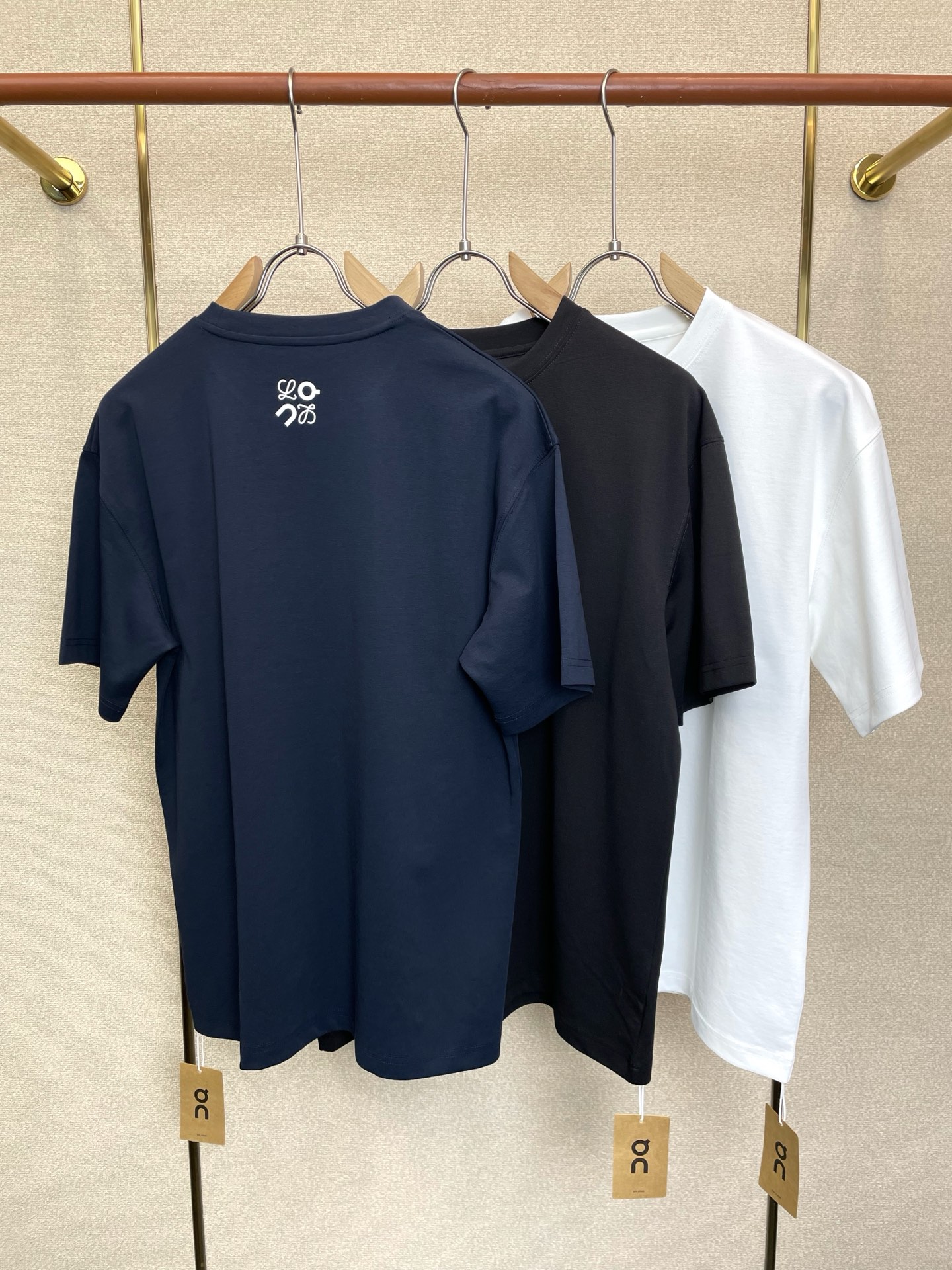 LOEWE罗意威💥砸锅卖铁都要上的新款新款原单男士休闲短袖 高端定制 高端版本 时尚百搭爆款⚠️⚠️✨✨进口面料 手感超