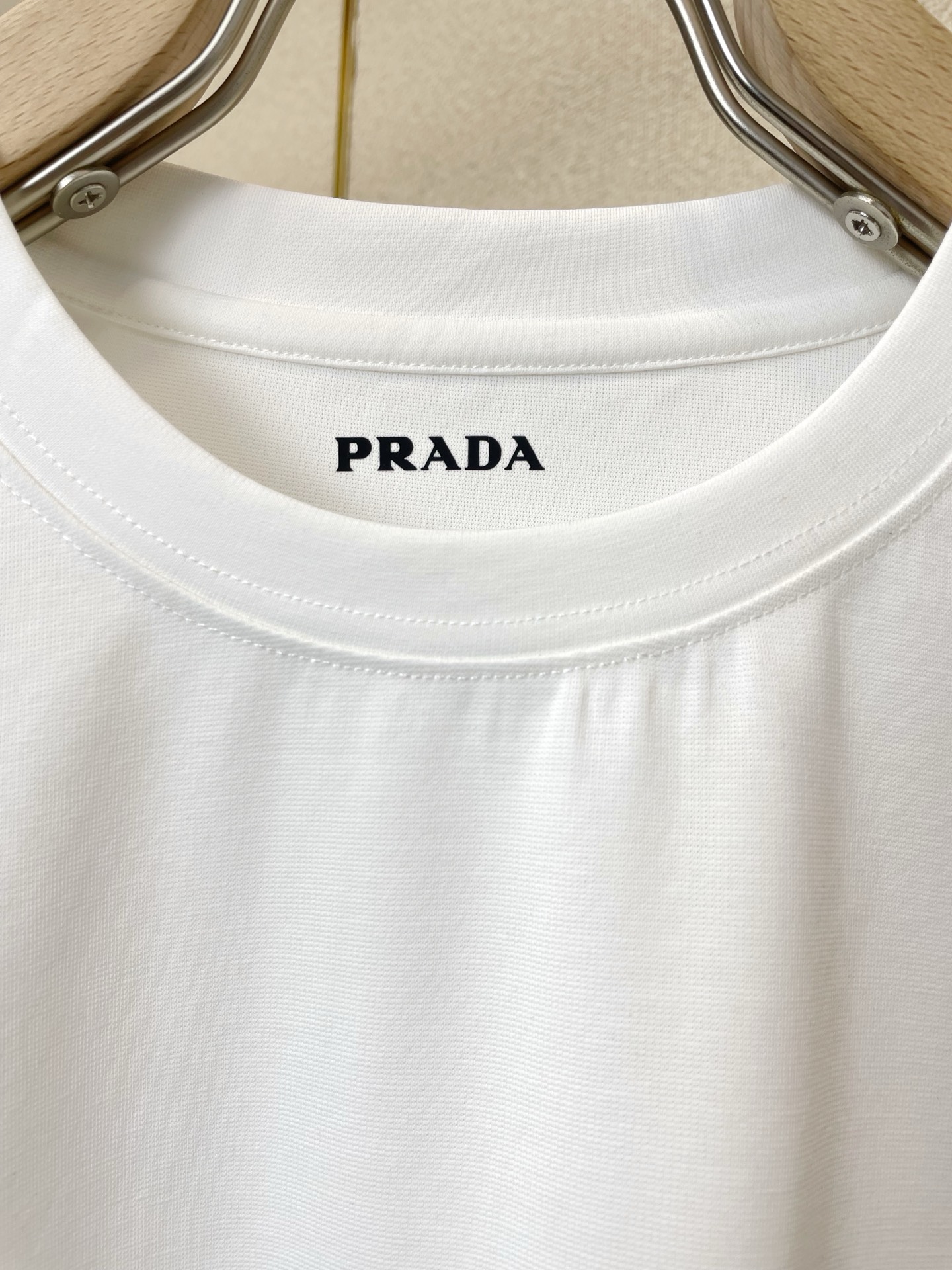 Prada普拉达💥砸锅卖铁都要上的新款新款原单男士休闲短袖 高端定制 高端版本 时尚百搭爆款⚠️⚠️✨✨进口面料 手感超