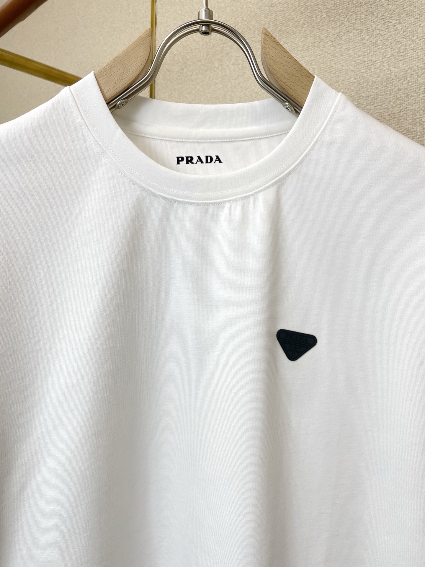 Prada普拉达💥砸锅卖铁都要上的新款新款原单男士休闲短袖 高端定制 高端版本 时尚百搭爆款⚠️⚠️✨✨进口面料 手感超