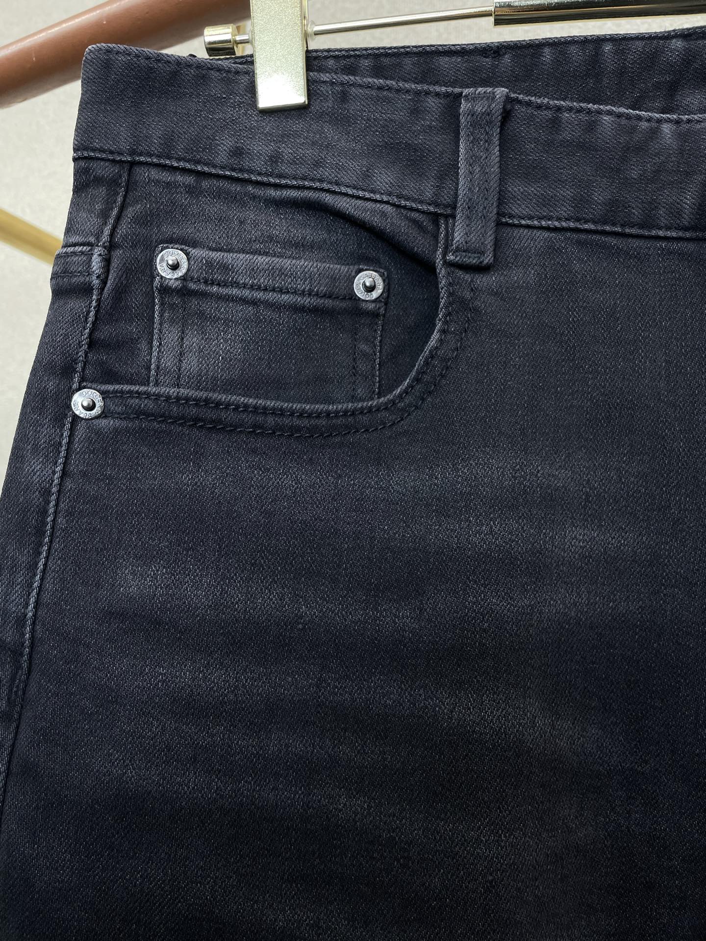 Dolce&Gabbana杜嘉班纳💥砸锅卖铁都要上的新款新款休闲牛仔裤👖高端版本 专柜定制面料 透气舒适度高，细节无可挑