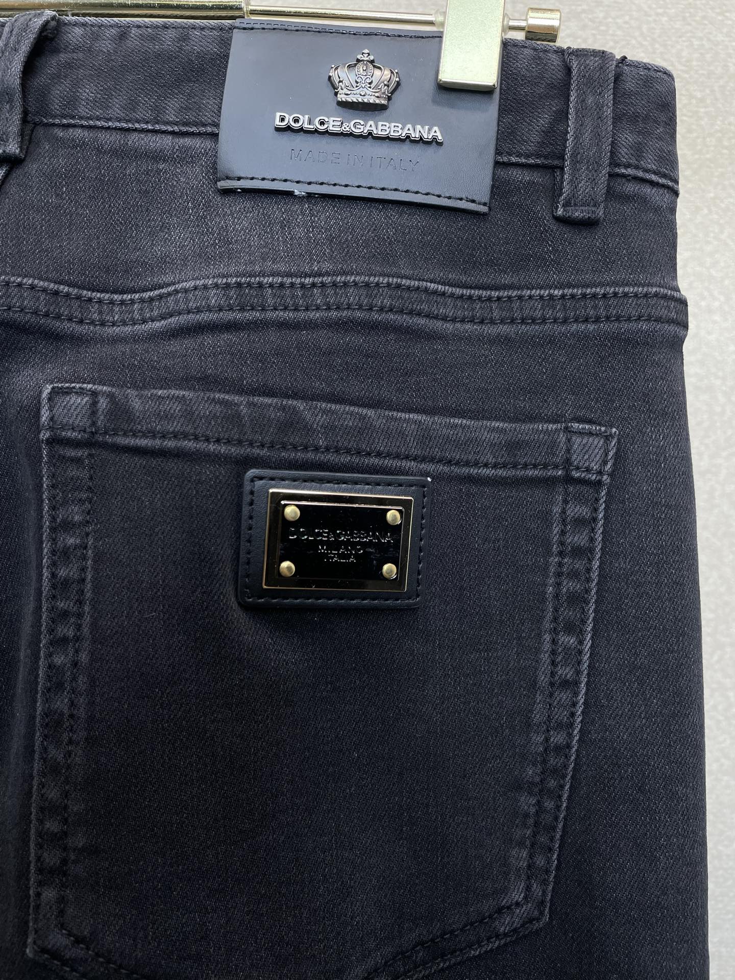 Dolce&Gabbana杜嘉班纳💥砸锅卖铁都要上的新款新款休闲牛仔裤👖高端版本 专柜定制面料 透气舒适度高，细节无可挑