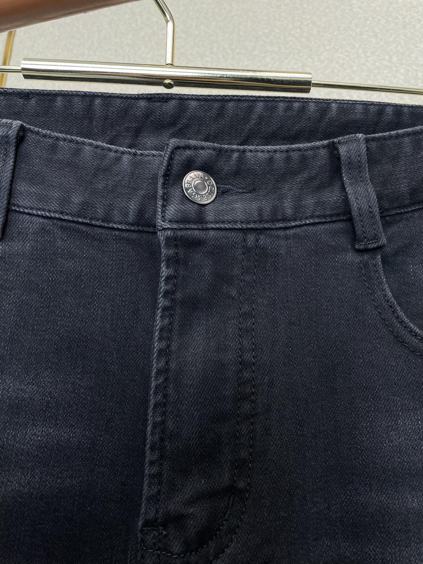 Dolce&Gabbana杜嘉班纳💥砸锅卖铁都要上的新款新款休闲牛仔裤👖高端版本 专柜定制面料 透气舒适度高，细节无可挑