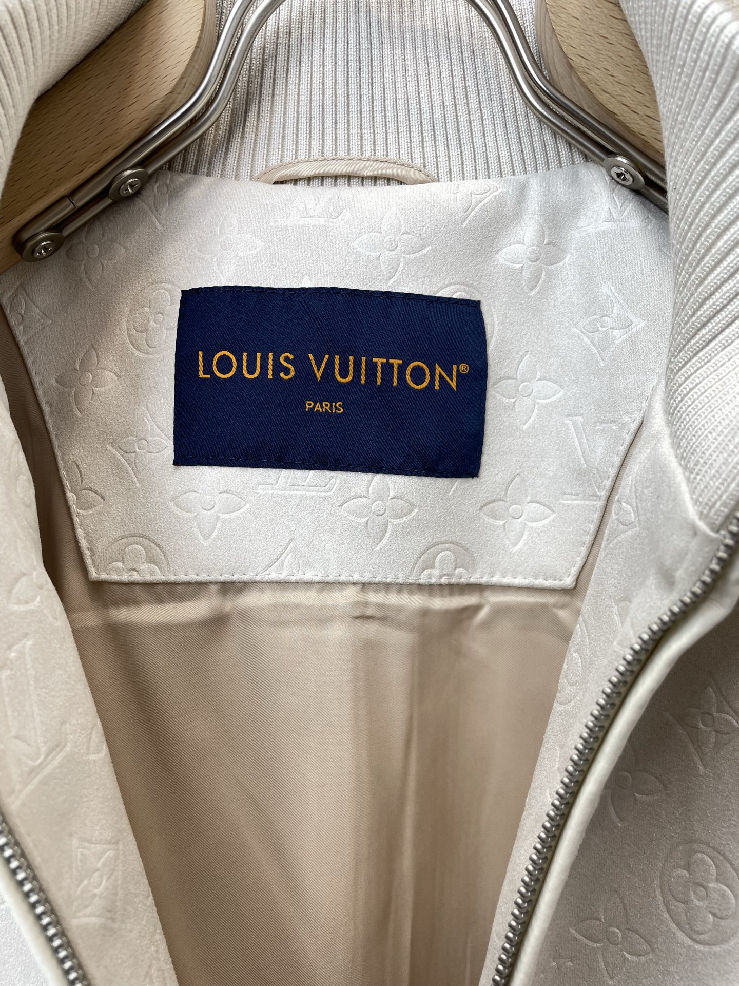 Louis Vuitton路易威登💥独家专供新款原单男士休闲夹克 高端定制 高版本 时尚百搭爆款⚠️✨原版进口面料 领口 Louis Vuitton路易威登💥独家专供新款原单男士休闲夹克 高端定制 高版本 时尚百搭爆款⚠️✨原版进口面料 领口