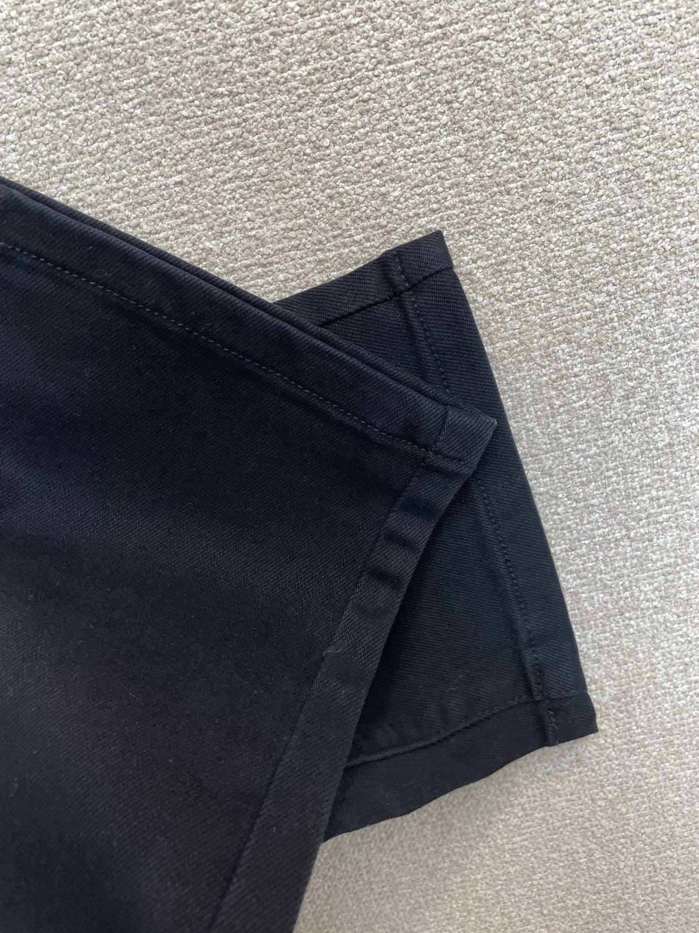 KITON💥独家专供新款休闲裤 高端版本！专柜定制面料 透气舒适度高，细节无可挑剔，品牌元素设计理念，体现高品质。手感细