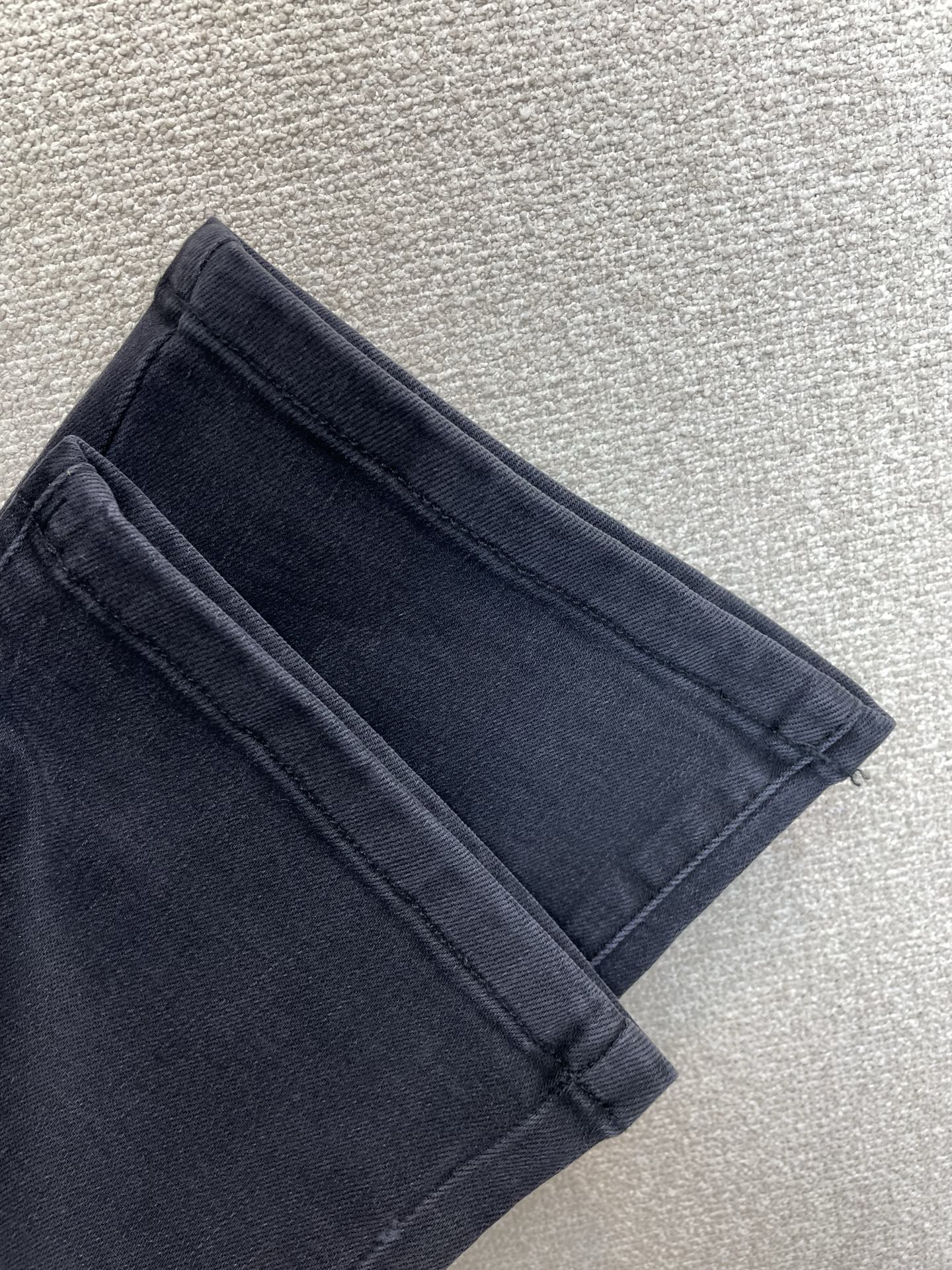 ZEGNA杰尼亚💥独家专供新款牛仔裤👖高端版本！专柜定制面料 透气舒适度高，细节无可挑剔，品牌元素设计理念，体现高品质。