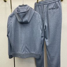 /套。BC-Brunello Cucineli 布鲁内洛·库奇内利💥独家专供新款休闲运动套装 高端版本!专柜定制面料 透 /套。BC-Brunello Cucineli 布鲁内洛·库奇内利💥独家专供新款休闲运动套装 高端版本!专柜定制面料 透