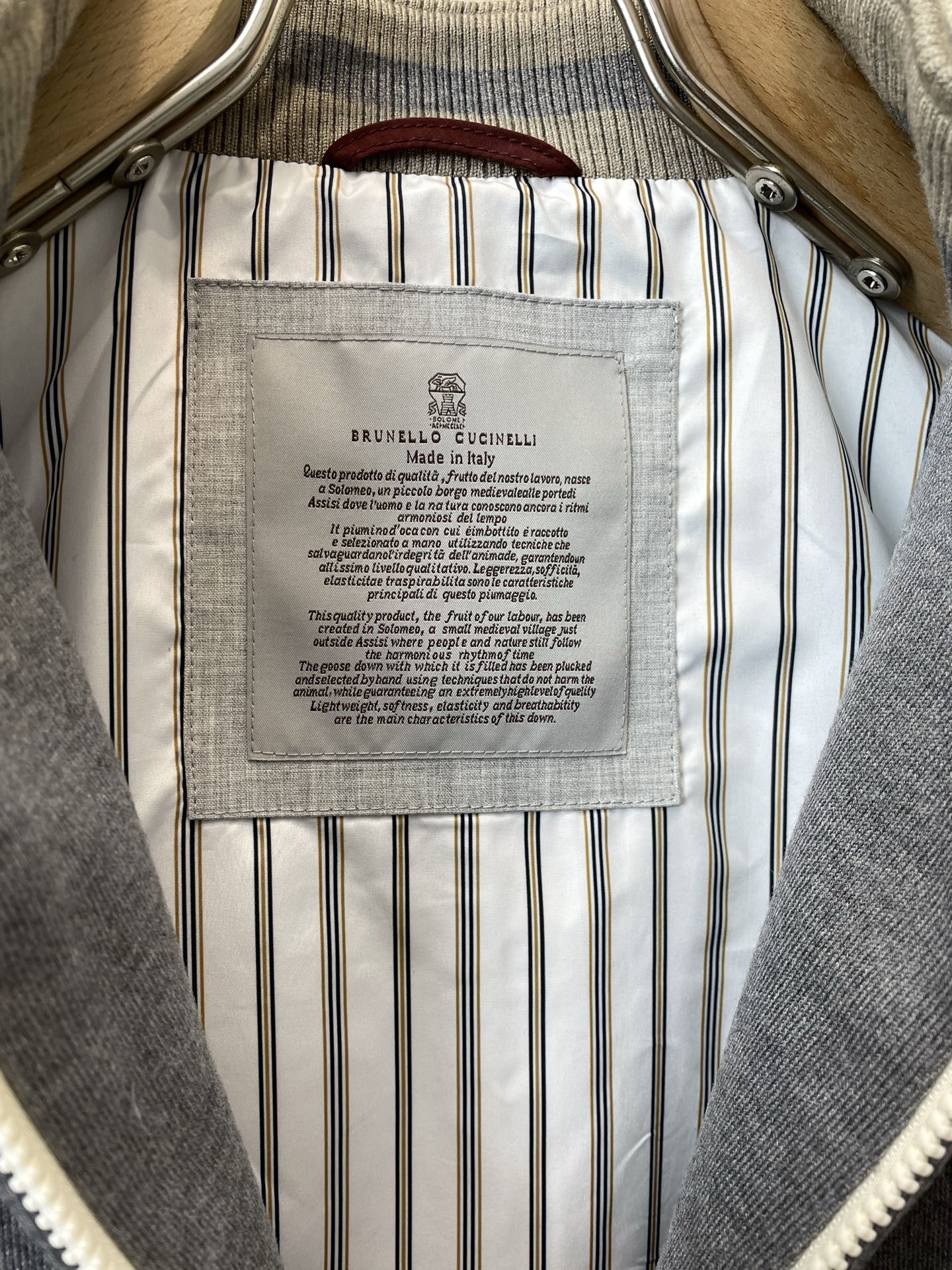 /套。BC-Brunello Cucineli 布鲁内洛·库奇内利💥独家专供新款休闲运动套装 高端版本!专柜定制面料 透 /套。BC-Brunello Cucineli 布鲁内洛·库奇内利💥独家专供新款休闲运动套装 高端版本!专柜定制面料 透