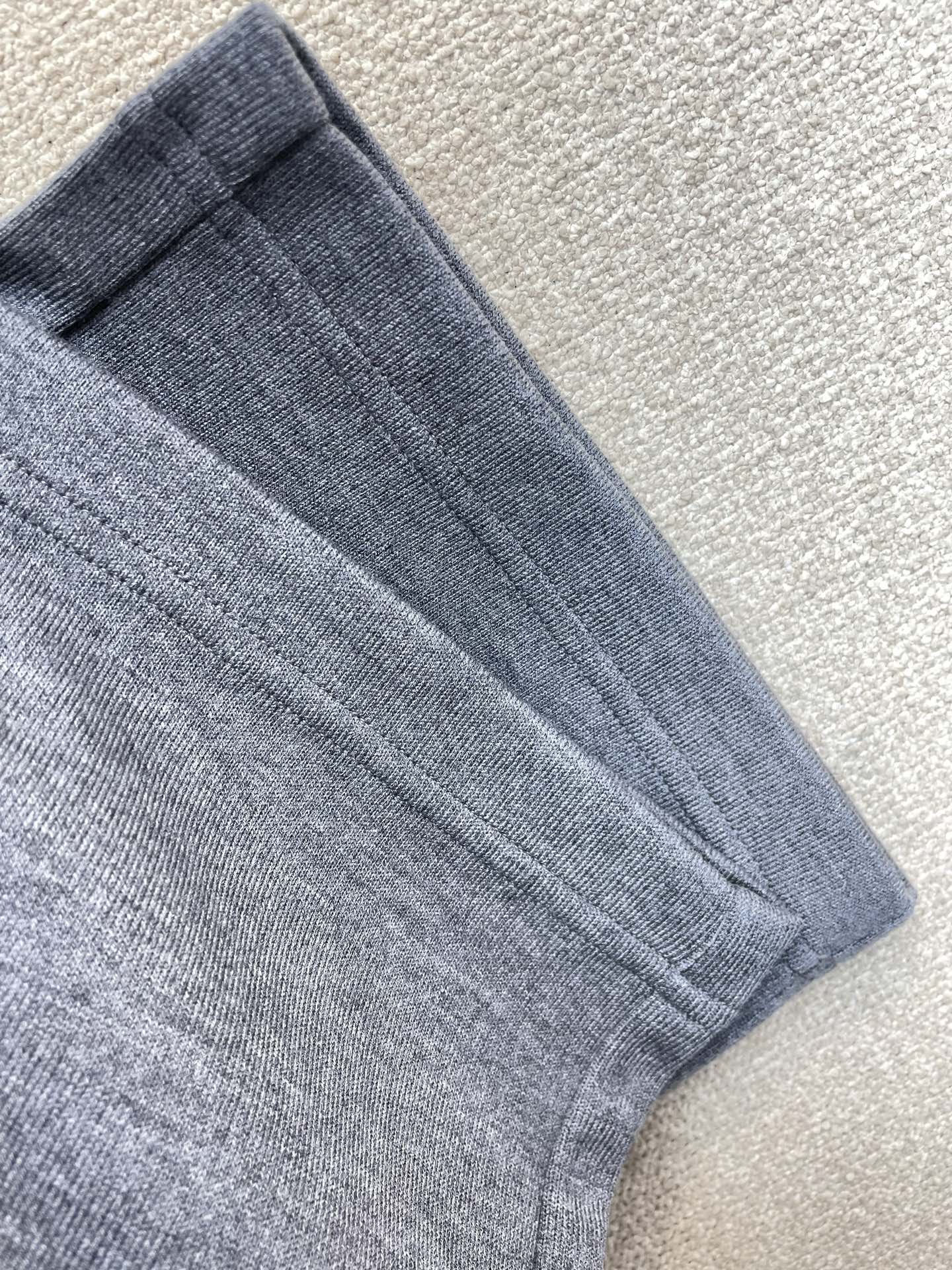 /套。BC-Brunello Cucineli 布鲁内洛·库奇内利💥独家专供新款休闲运动套装 高端版本!专柜定制面料 透 /套。BC-Brunello Cucineli 布鲁内洛·库奇内利💥独家专供新款休闲运动套装 高端版本!专柜定制面料 透