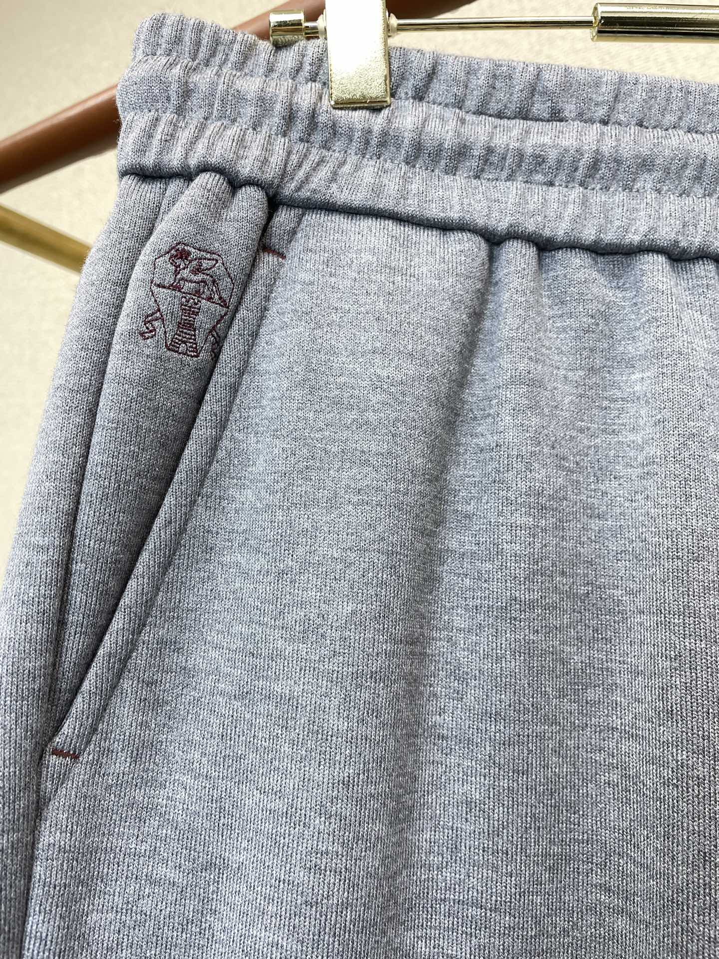 /套。BC-Brunello Cucineli 布鲁内洛·库奇内利💥独家专供新款休闲运动套装 高端版本!专柜定制面料 透 /套。BC-Brunello Cucineli 布鲁内洛·库奇内利💥独家专供新款休闲运动套装 高端版本!专柜定制面料 透