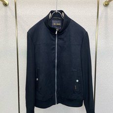 Moorer💥独家专供最新时尚夹克 经典设计感与颜值爆棚的外套,品质更是无法挑剔品控可以直接入手,不容过错的高端臻品!通 Moorer💥独家专供最新时尚夹克 经典设计感与颜值爆棚的外套,品质更是无法挑剔品控可以直接入手,不容过错的高端臻品!通