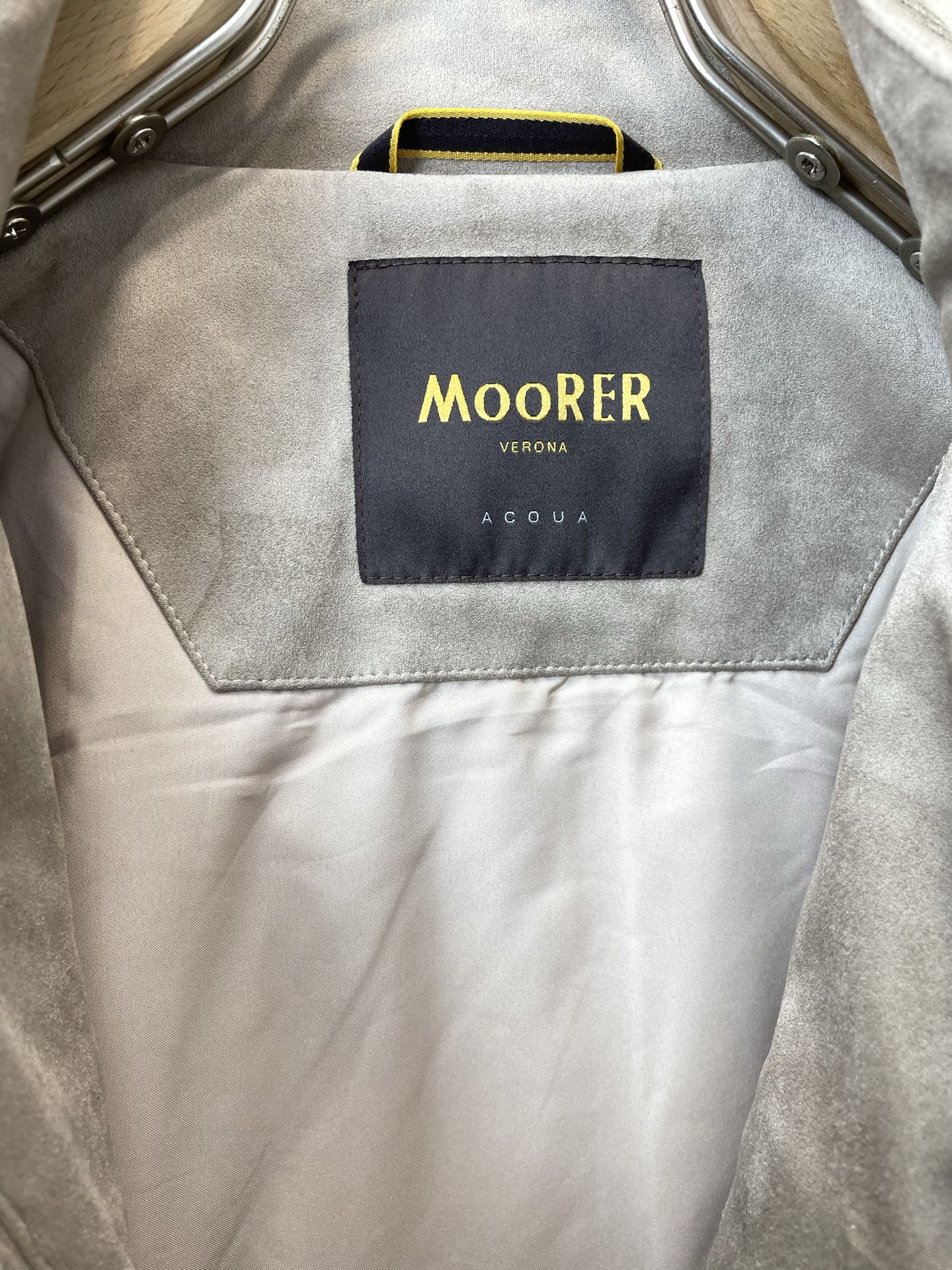 Moorer💥独家专供最新时尚夹克 经典设计感与颜值爆棚的外套,品质更是无法挑剔品控可以直接入手,不容过错的高端臻品!通 Moorer💥独家专供最新时尚夹克 经典设计感与颜值爆棚的外套,品质更是无法挑剔品控可以直接入手,不容过错的高端臻品!通