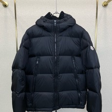 羽绒服-Moncler蒙口💥独家专供最新时尚连帽羽绒服 经典设计感与颜值爆棚的外套,品质更是无法挑剔品控可以直接入手,不 羽绒服-Moncler蒙口💥独家专供最新时尚连帽羽绒服 经典设计感与颜值爆棚的外套,品质更是无法挑剔品控可以直接入手,不