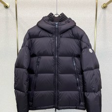 羽绒服-Moncler蒙口💥独家专供最新时尚连帽羽绒服 经典设计感与颜值爆棚的外套,品质更是无法挑剔品控可以直接入手,不 羽绒服-Moncler蒙口💥独家专供最新时尚连帽羽绒服 经典设计感与颜值爆棚的外套,品质更是无法挑剔品控可以直接入手,不