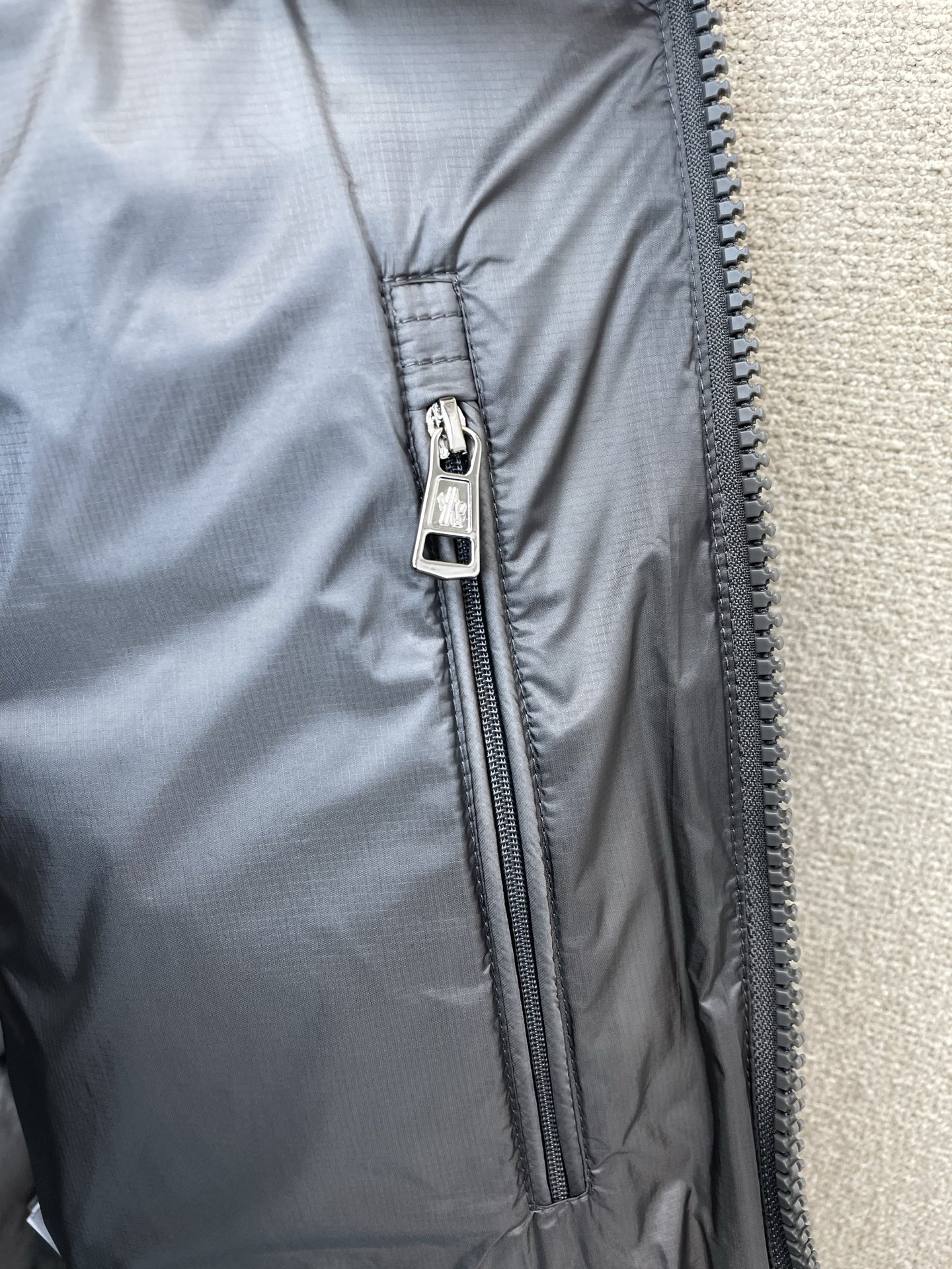 羽绒服-Moncler蒙口💥独家专供最新时尚连帽羽绒服 经典设计感与颜值爆棚的外套,品质更是无法挑剔品控可以直接入手,不 羽绒服-Moncler蒙口💥独家专供最新时尚连帽羽绒服 经典设计感与颜值爆棚的外套,品质更是无法挑剔品控可以直接入手,不