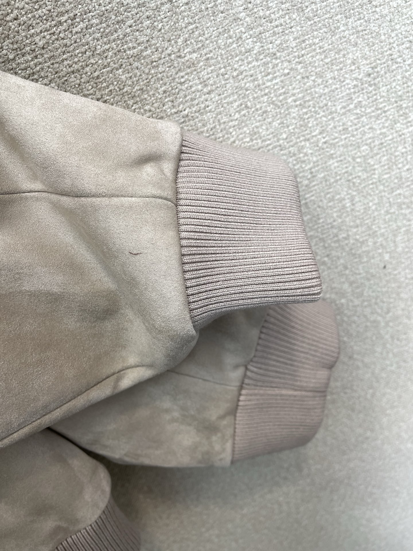 Loro Piana-Loro Piana诺悠翩雅💥独家专供新款麂皮夹克 贸易公司渠道稀出，降温天气必备的保暖单品，不论